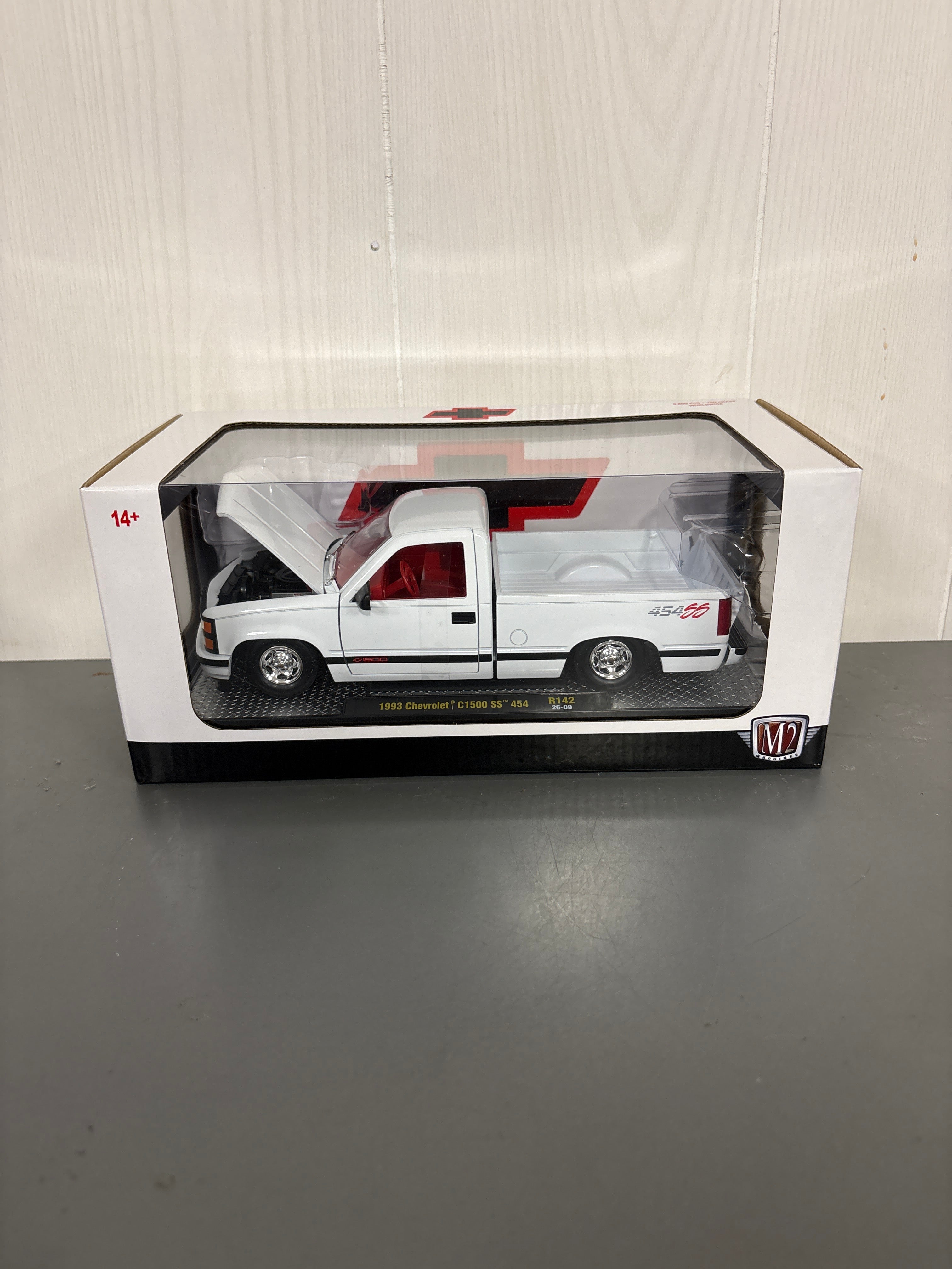 M2 1993 Chevrolet C1500 SS 454 Diecast