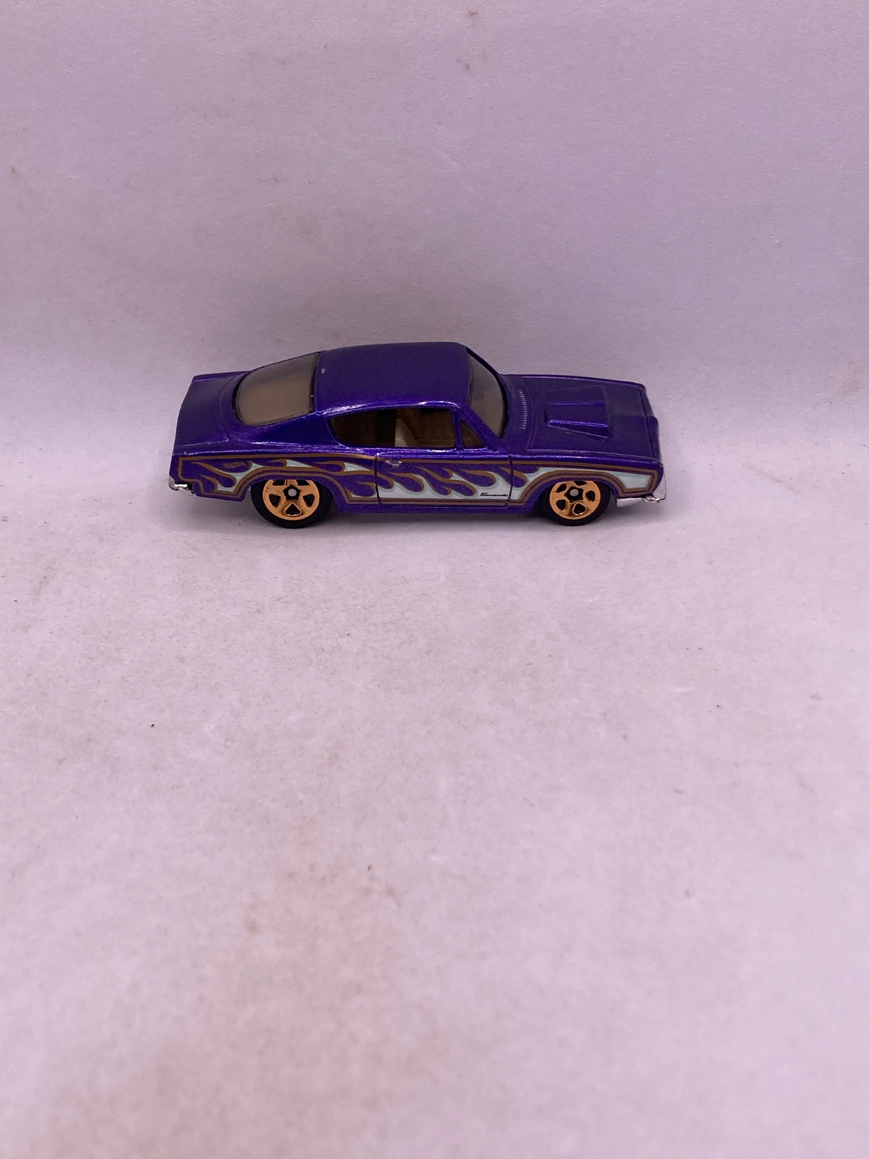 Hot Wheels Hemi Cuda Diecast