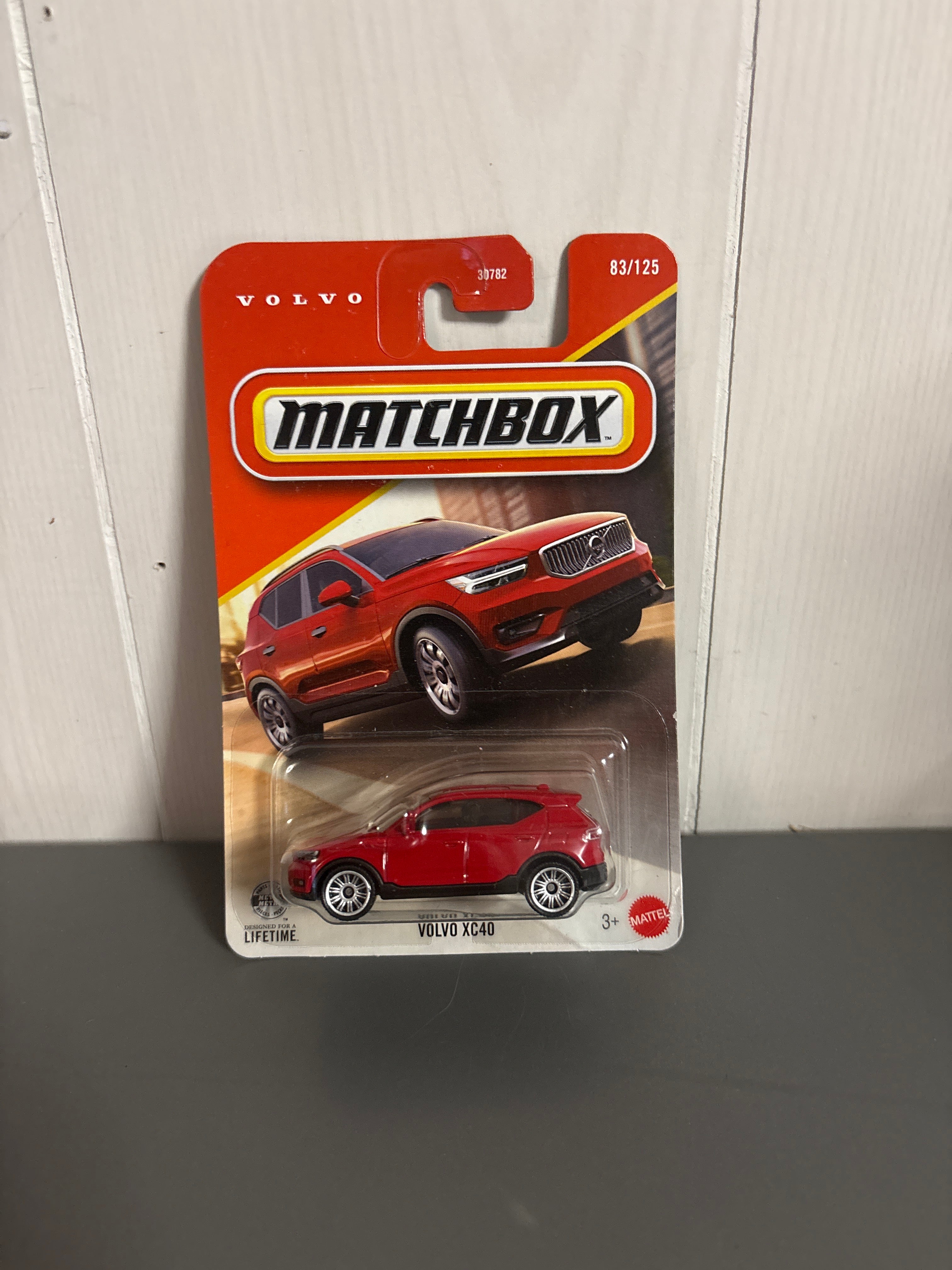 Matchbox Volvo XC40 Diecast red