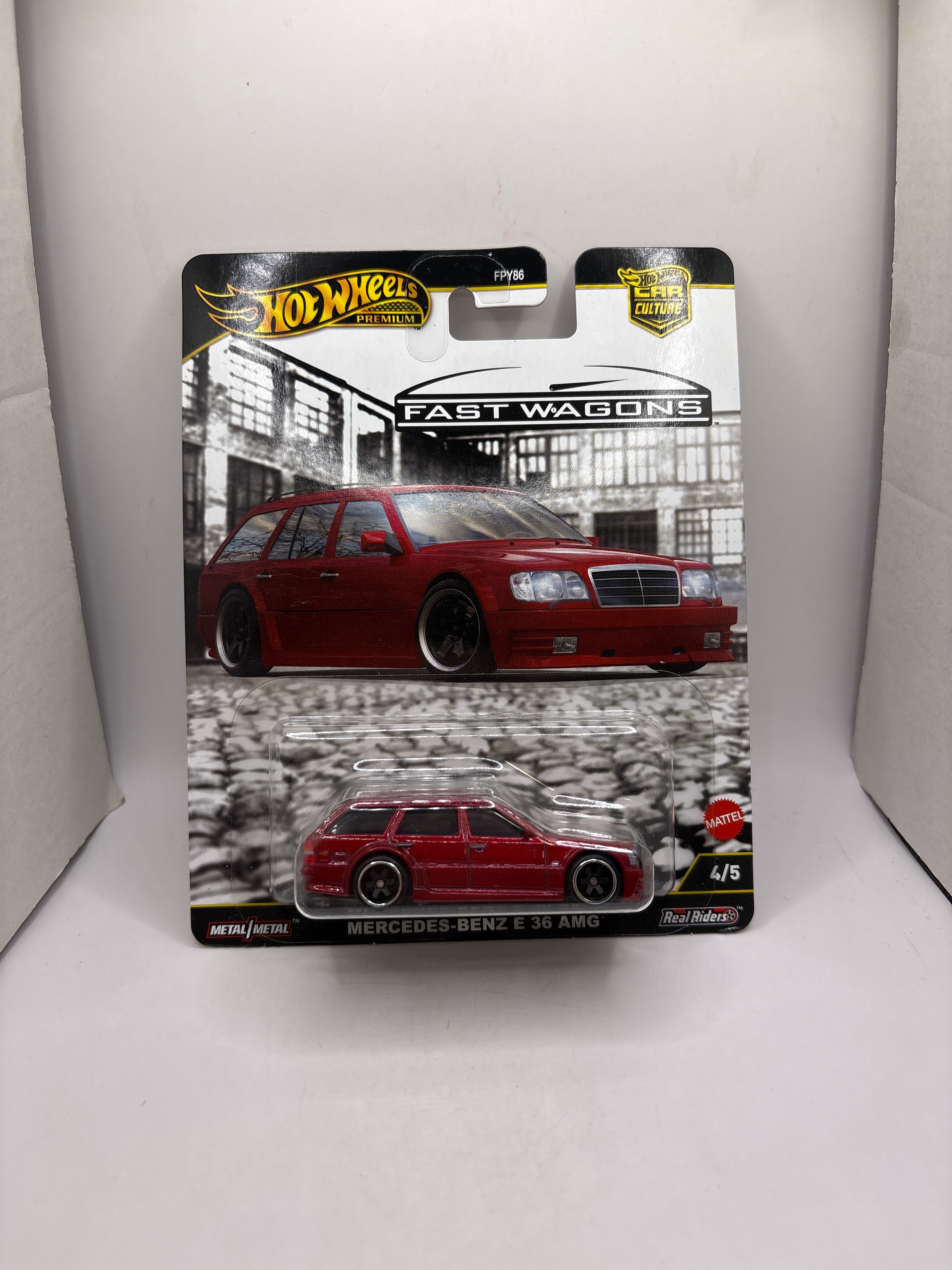 Hot Wheels Mercedes-Benz E 36 AMG Diecast red