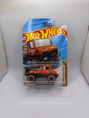 Hot Wheels Mercedes-Benz Unimog 1300L Diecast