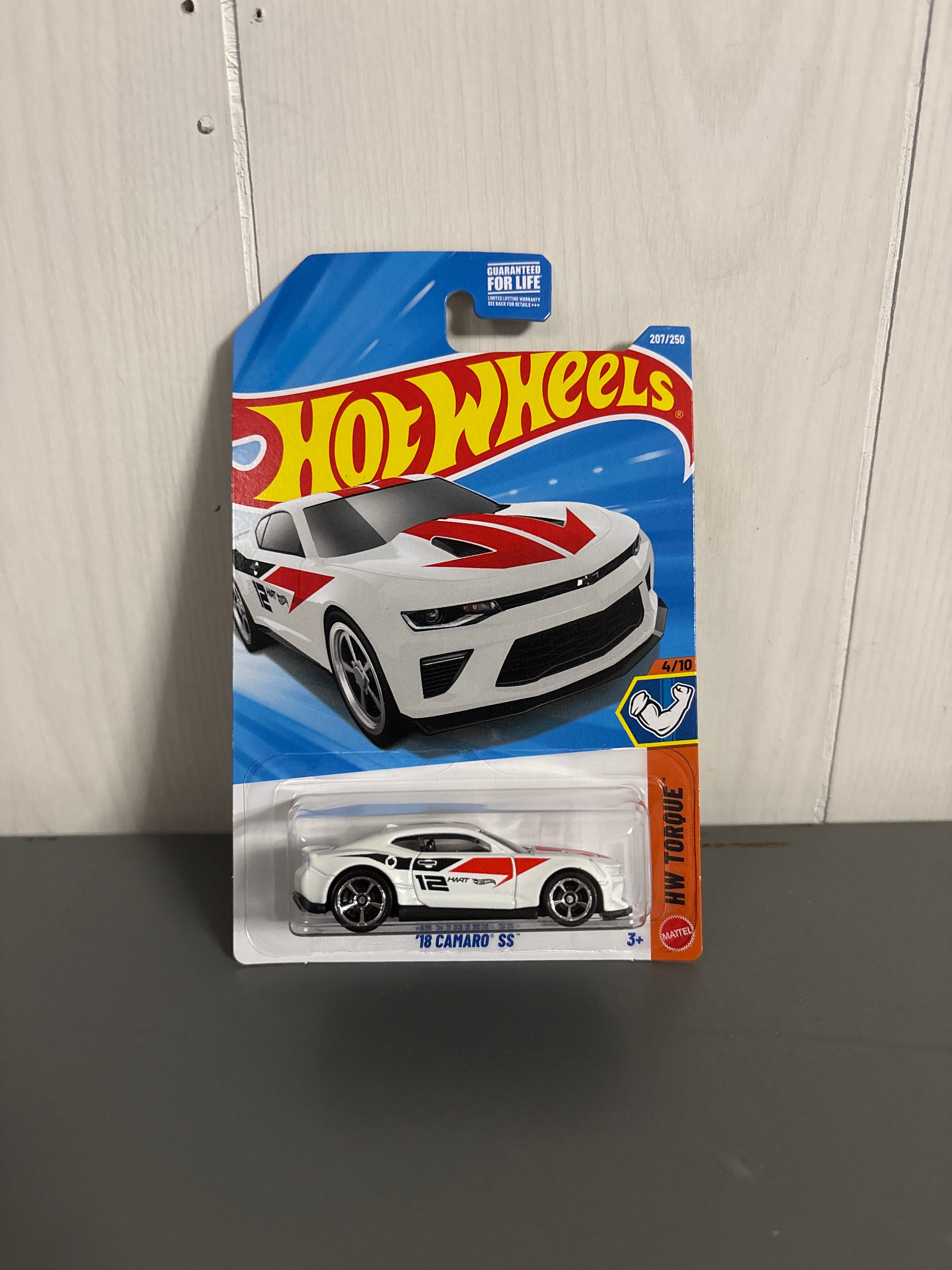 Hot Wheels 18 Camaro SS Diecast