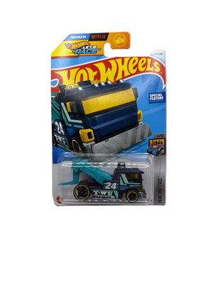 Hot Wheels Heavy Hitcher Diecast blue