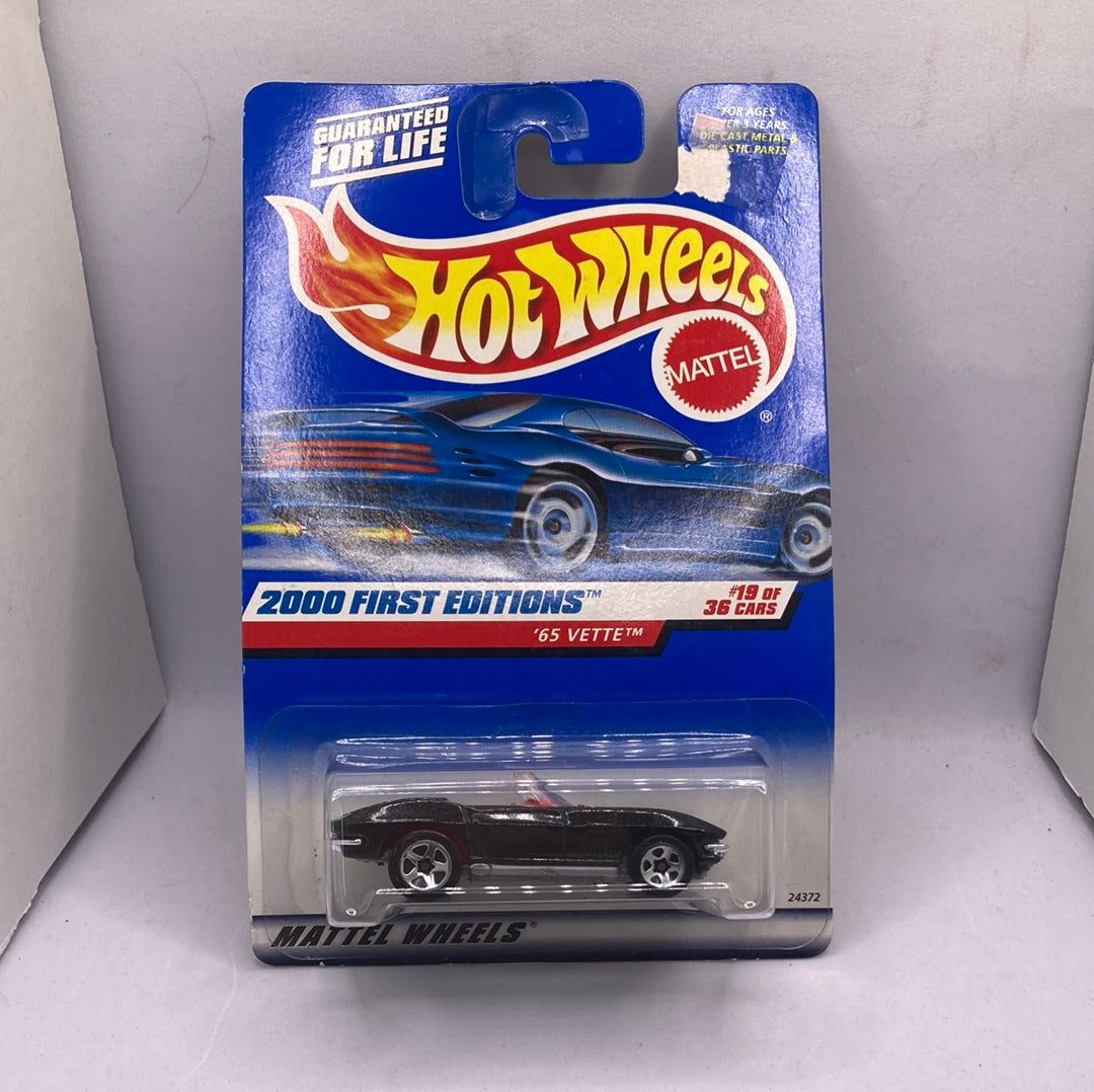 Hot Wheels 65 Vette Diecast