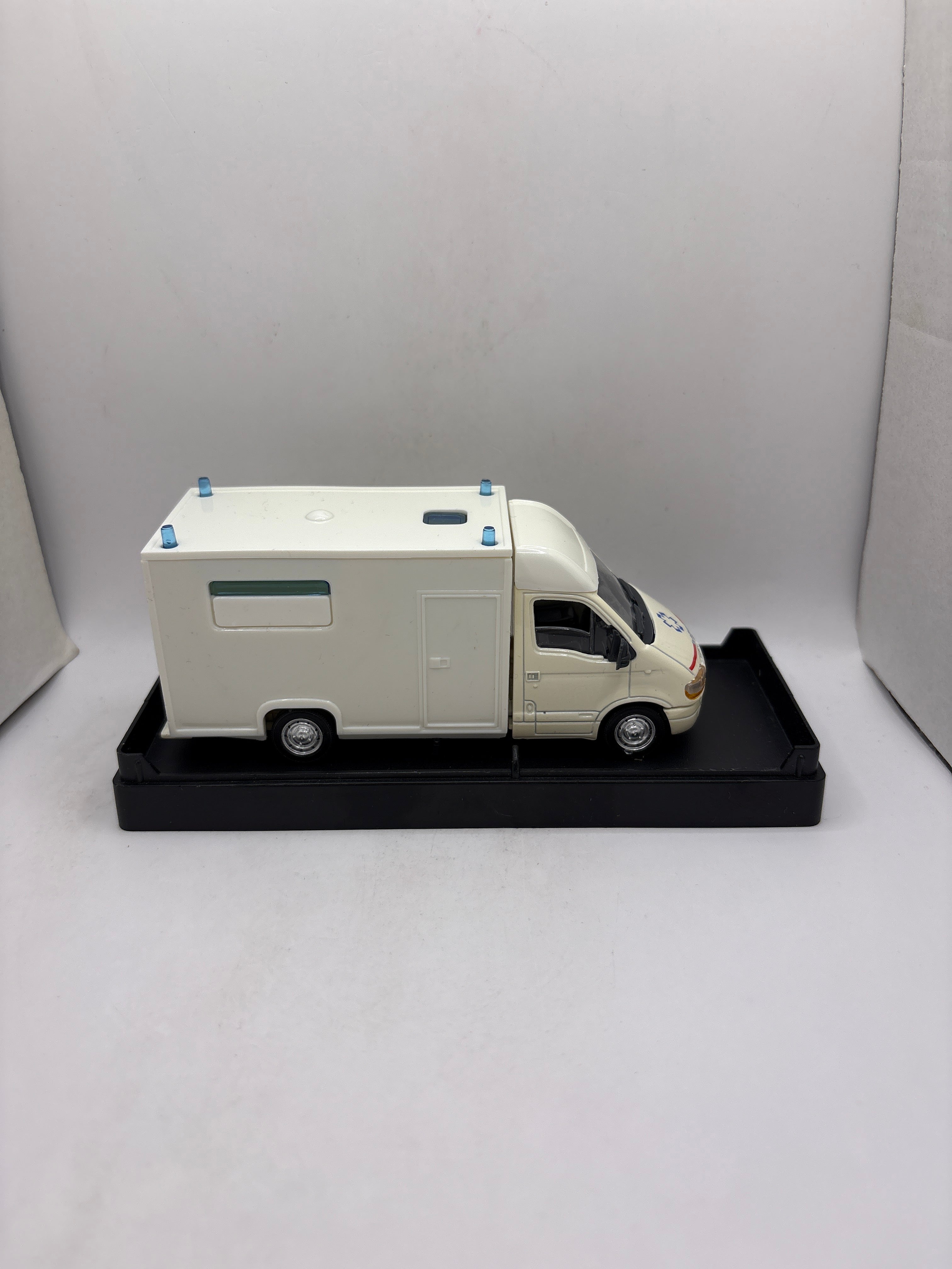 Solido Renault Master Diecast