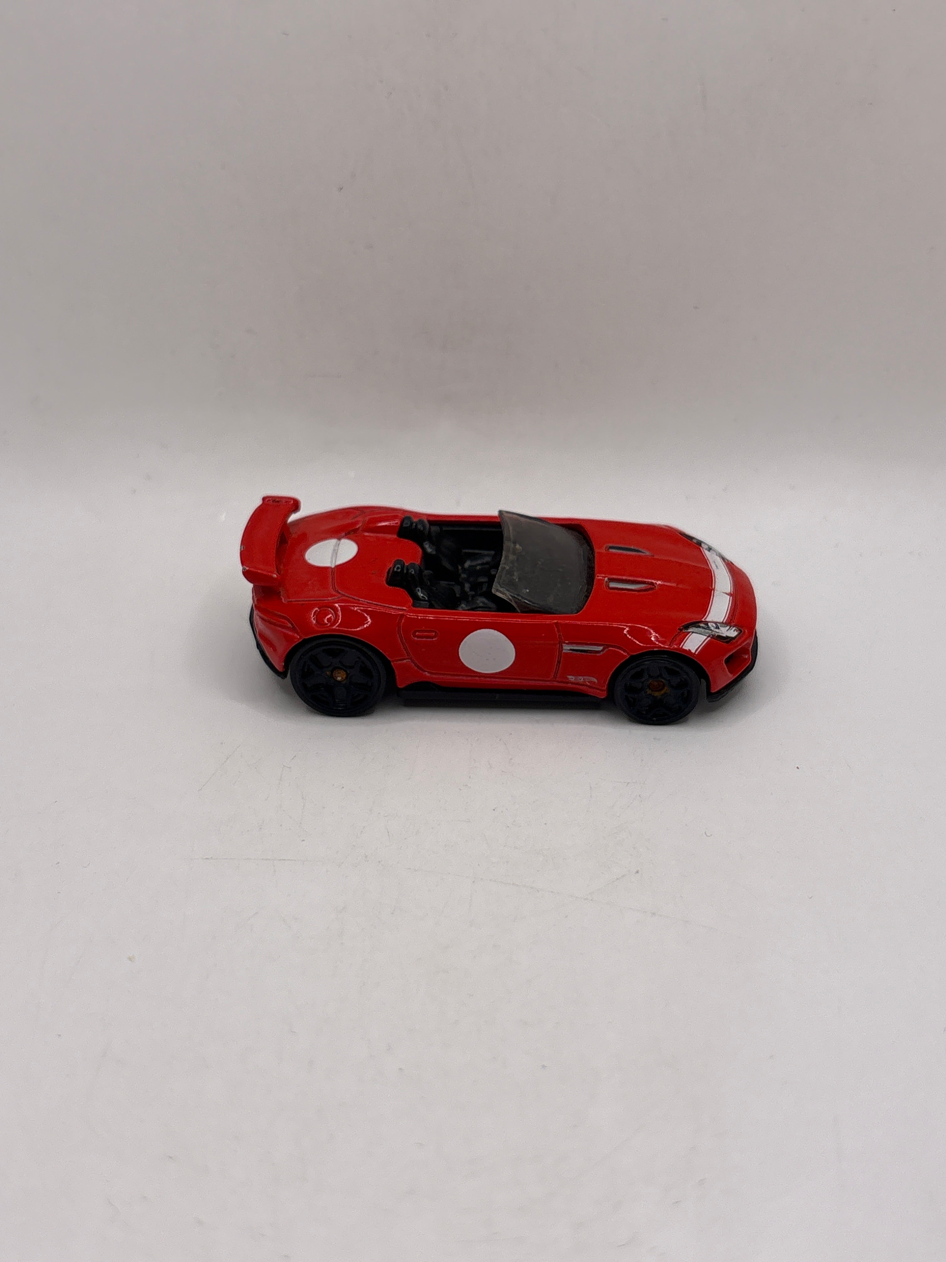 Hot Wheels 15 Jaguar F-Type Project 7 Diecast red