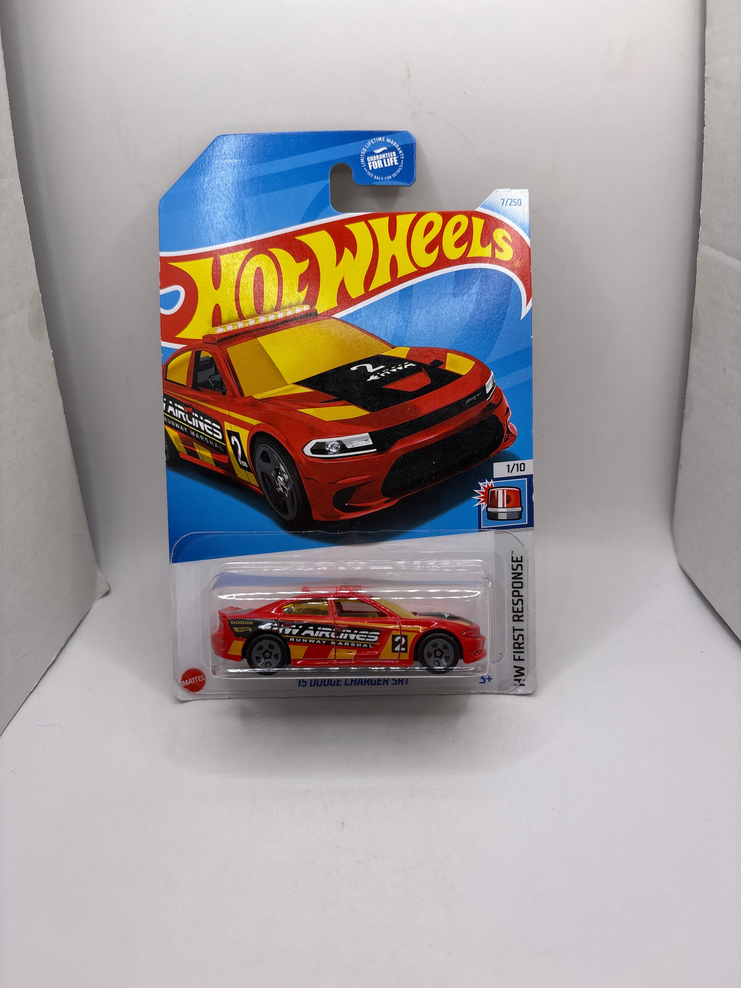 Hot Wheels 15 Dodge Charger SRT Diecast