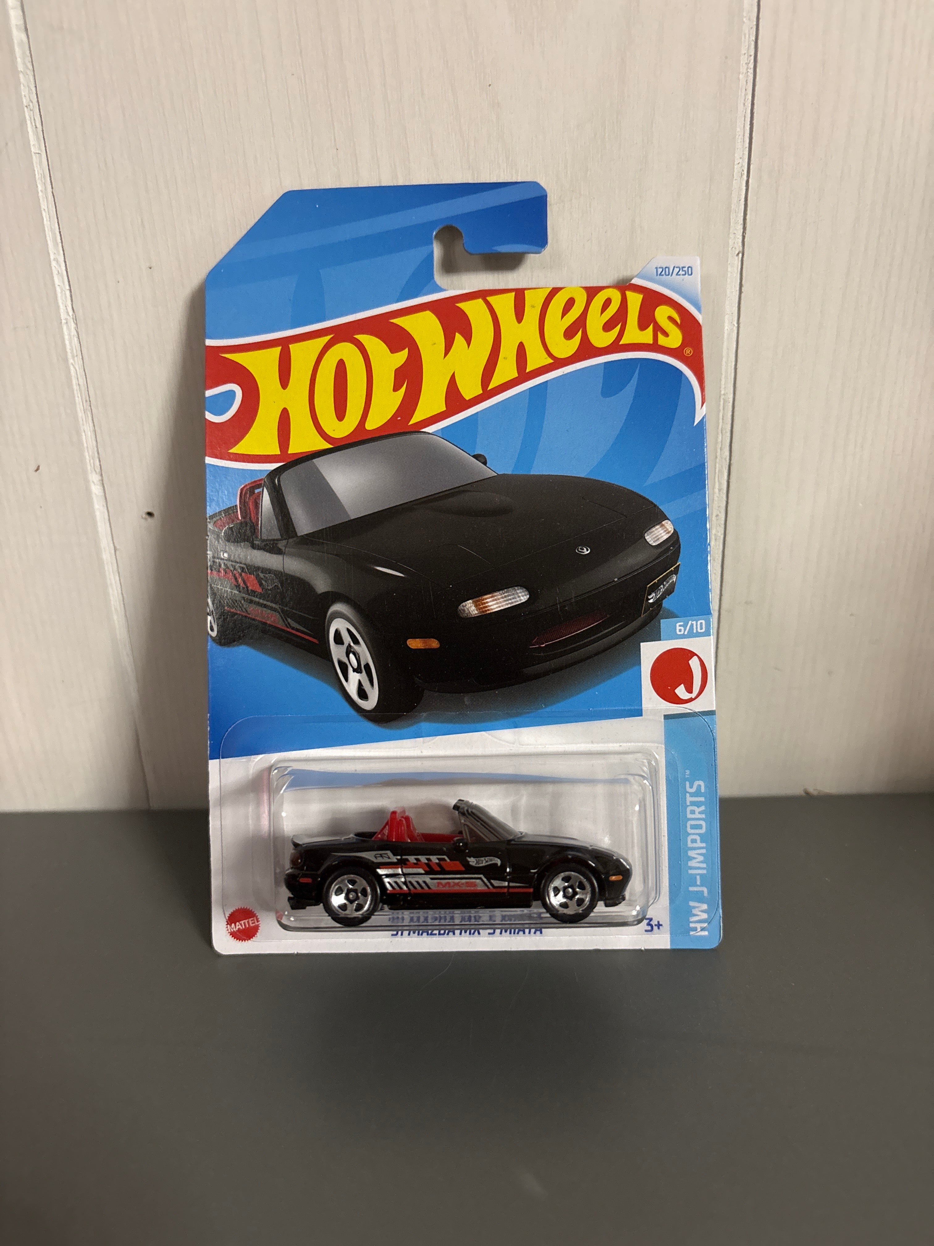 Hot Wheels 91 Mazda MX-5 Miata Diecast