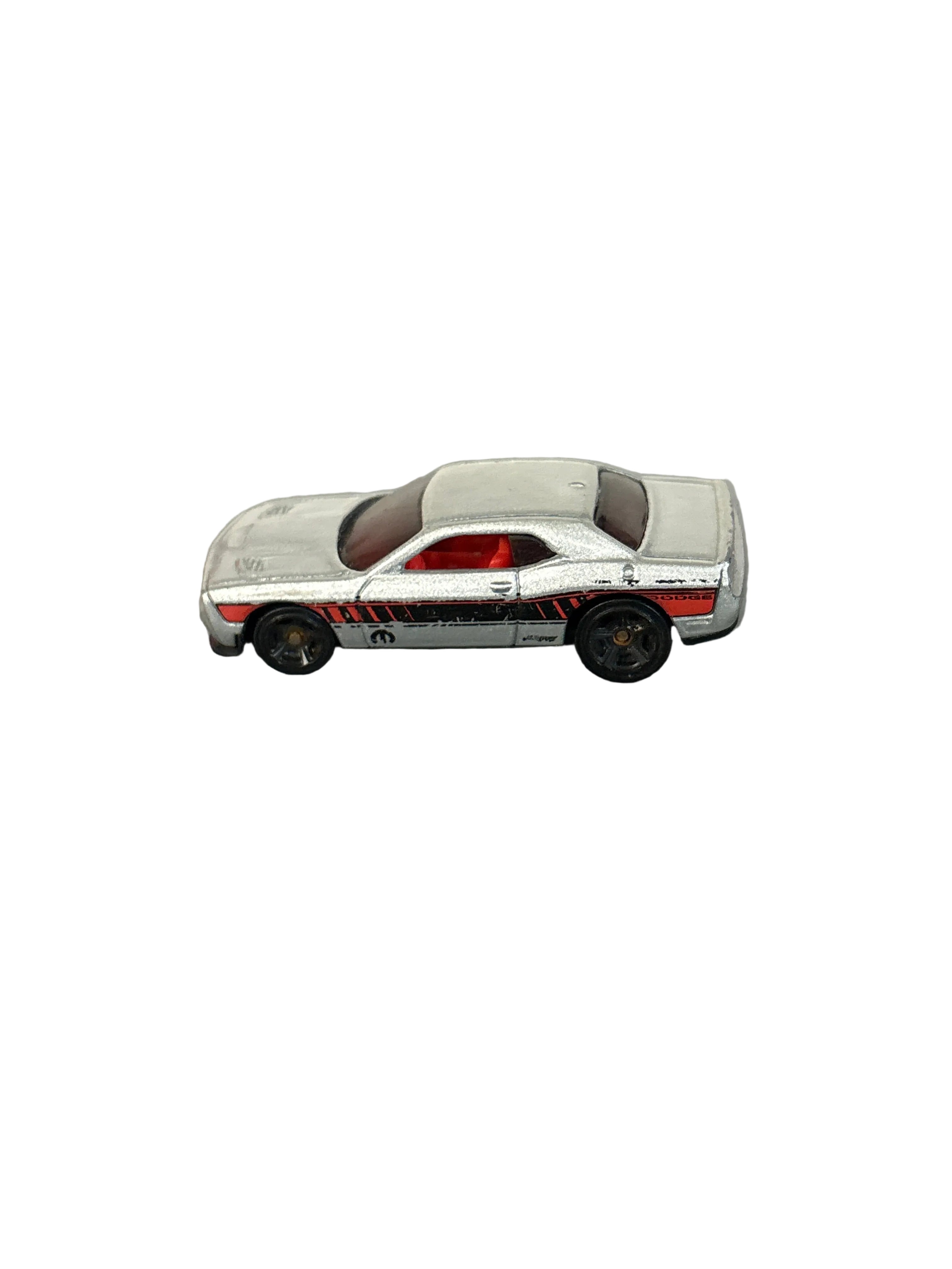 Hot Wheels 15 Dodge Challenger SRT Diecast