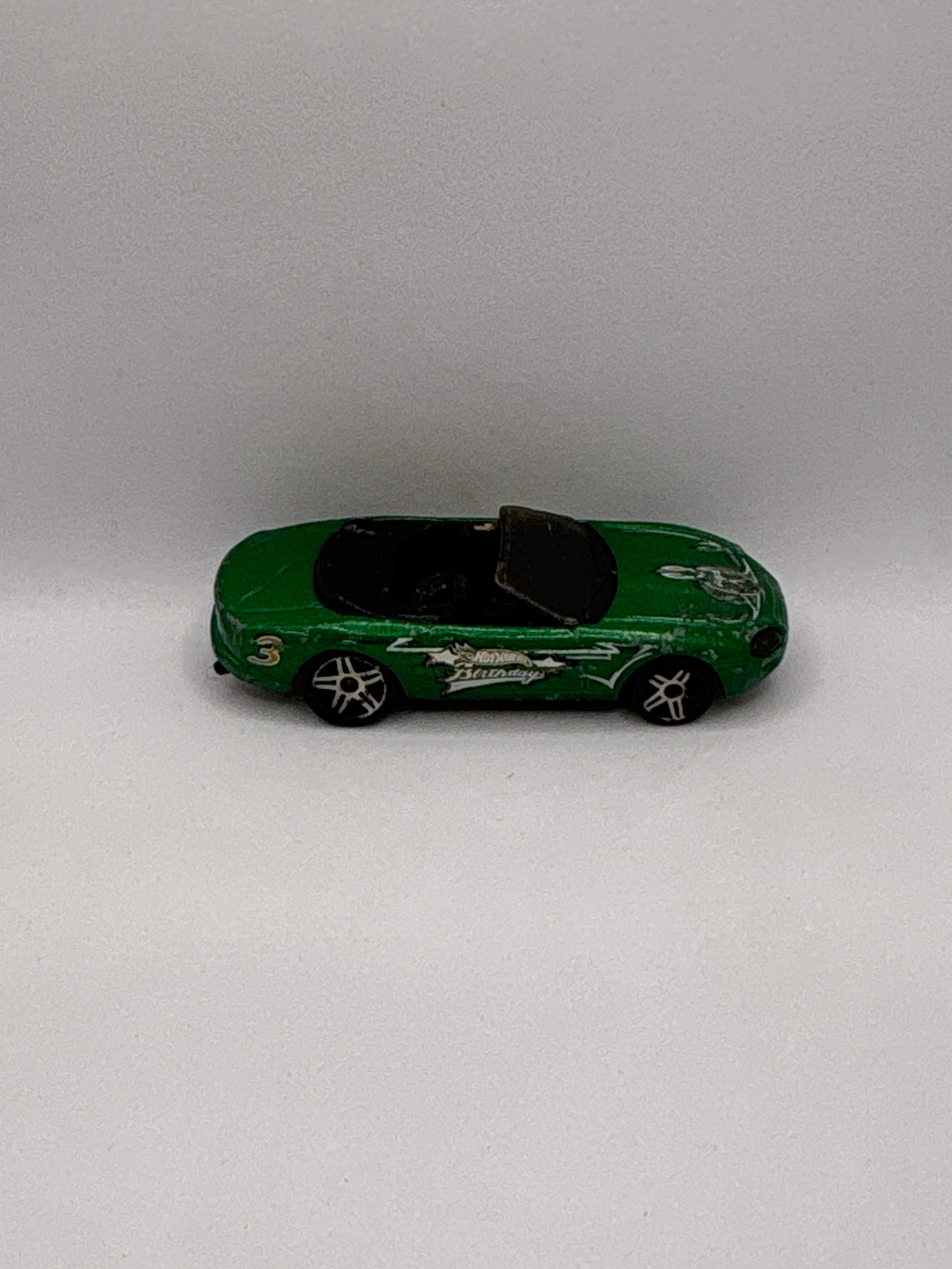 Hot Wheels Jaguar XK-8 Diecast