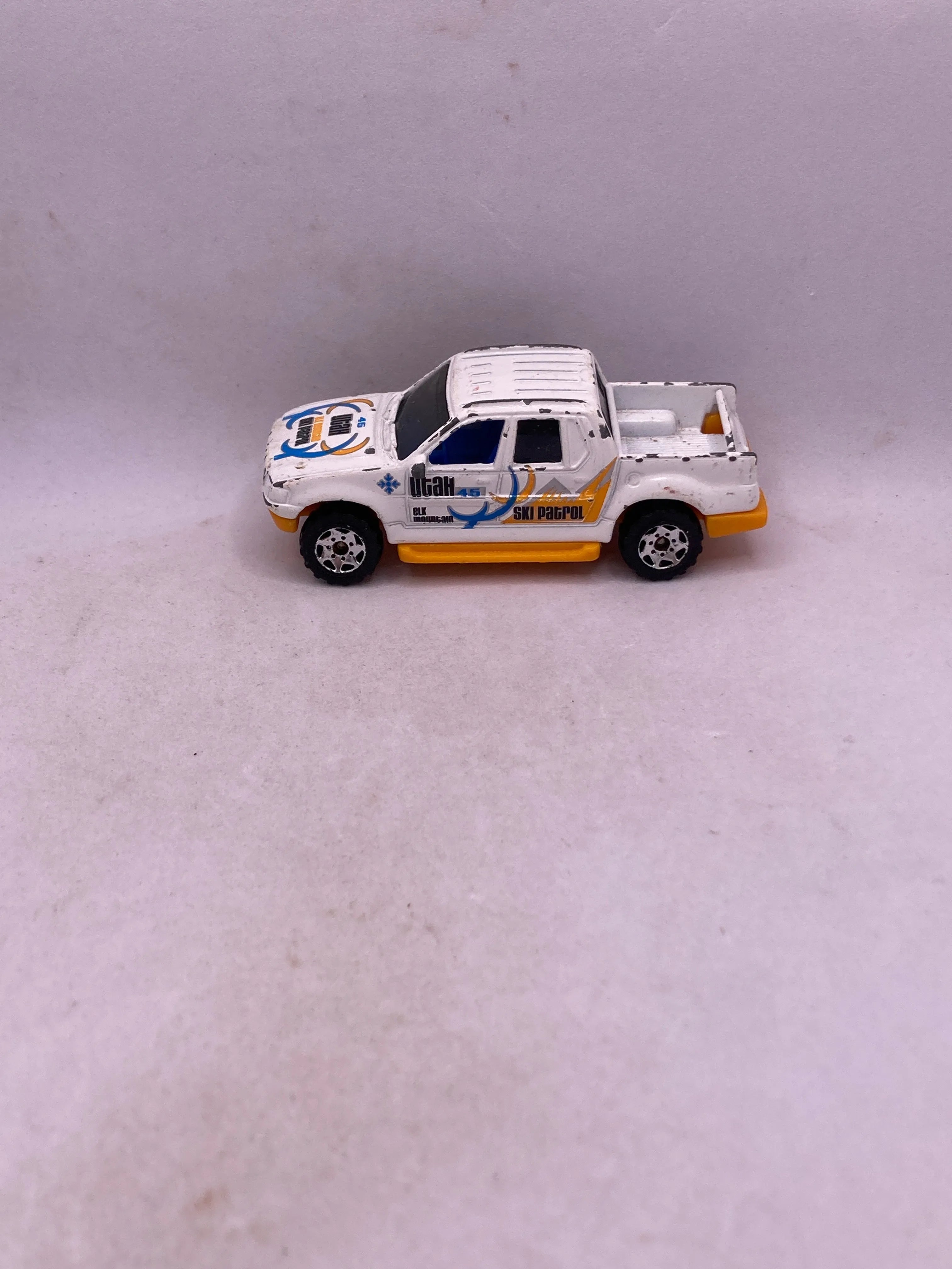 Matchbox Ford Explorer Sport Trac Diecast