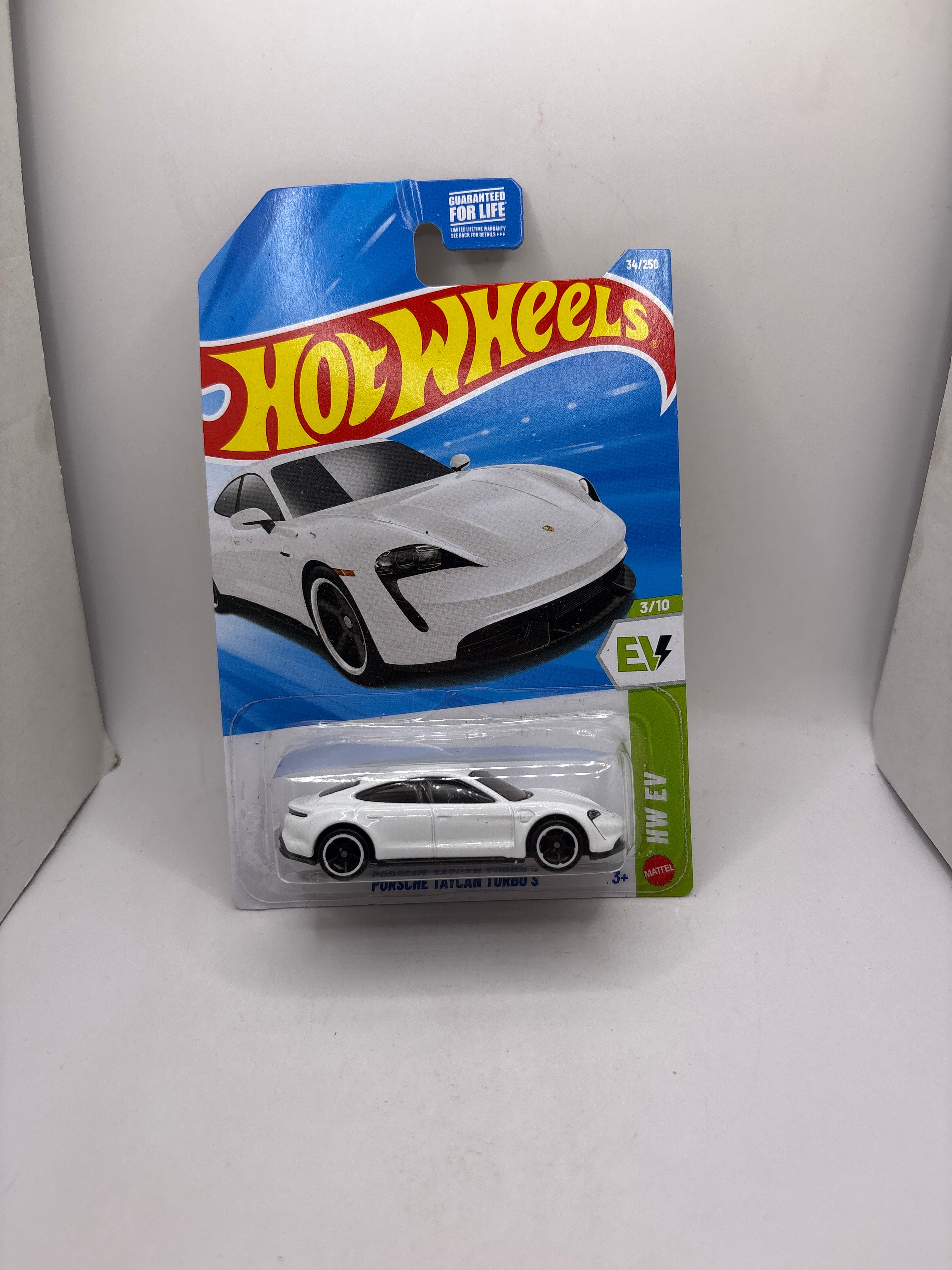 Hot Wheels Porsche Taycan Turbo S Diecast white