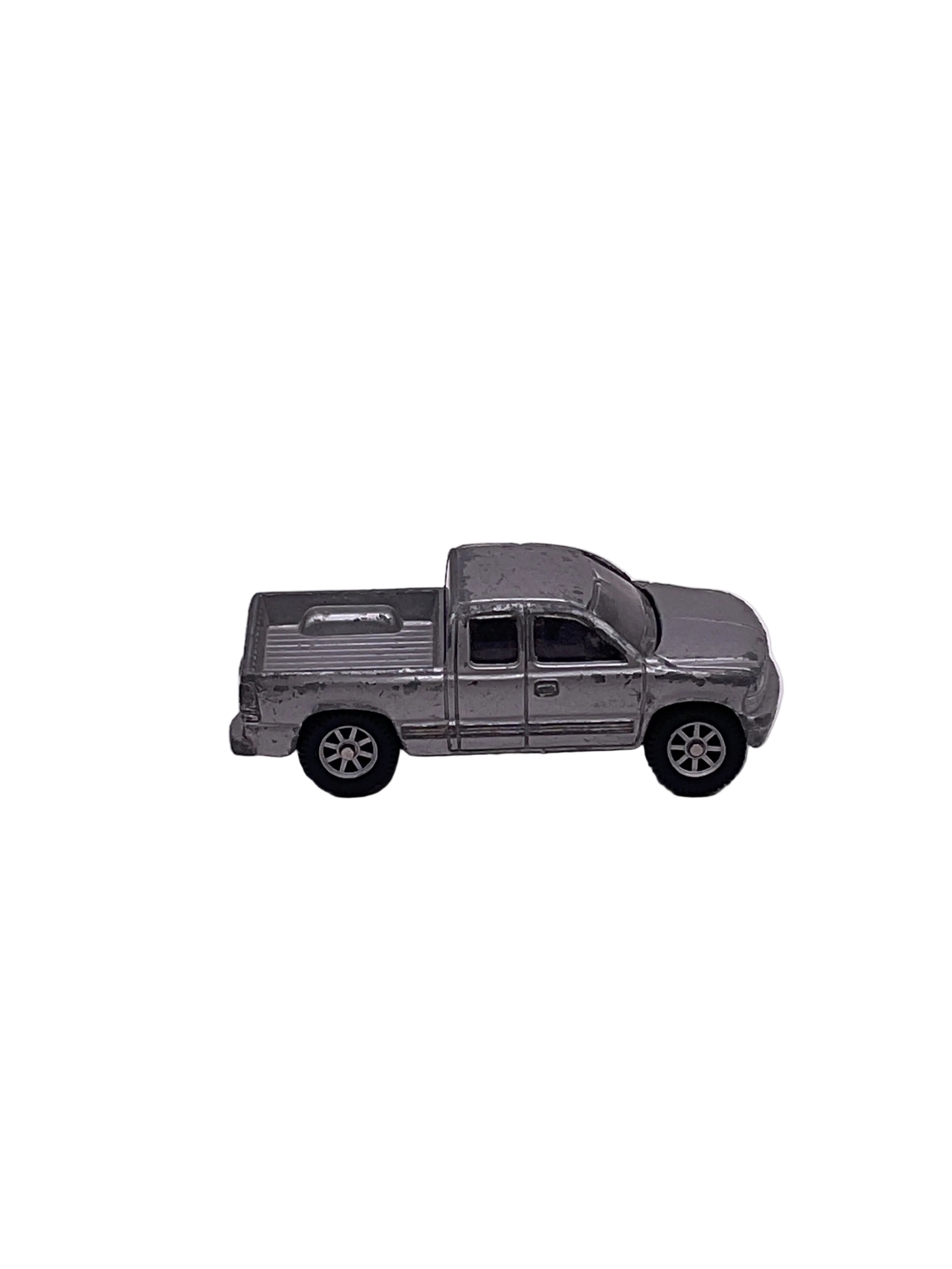 Maisto Chevrolet Silverado 1500 Extended Cab Diecast Silver