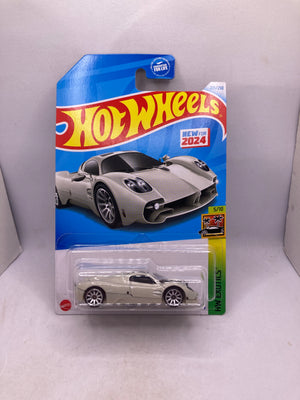 Hot Wheels Pagani Utopia Diecast