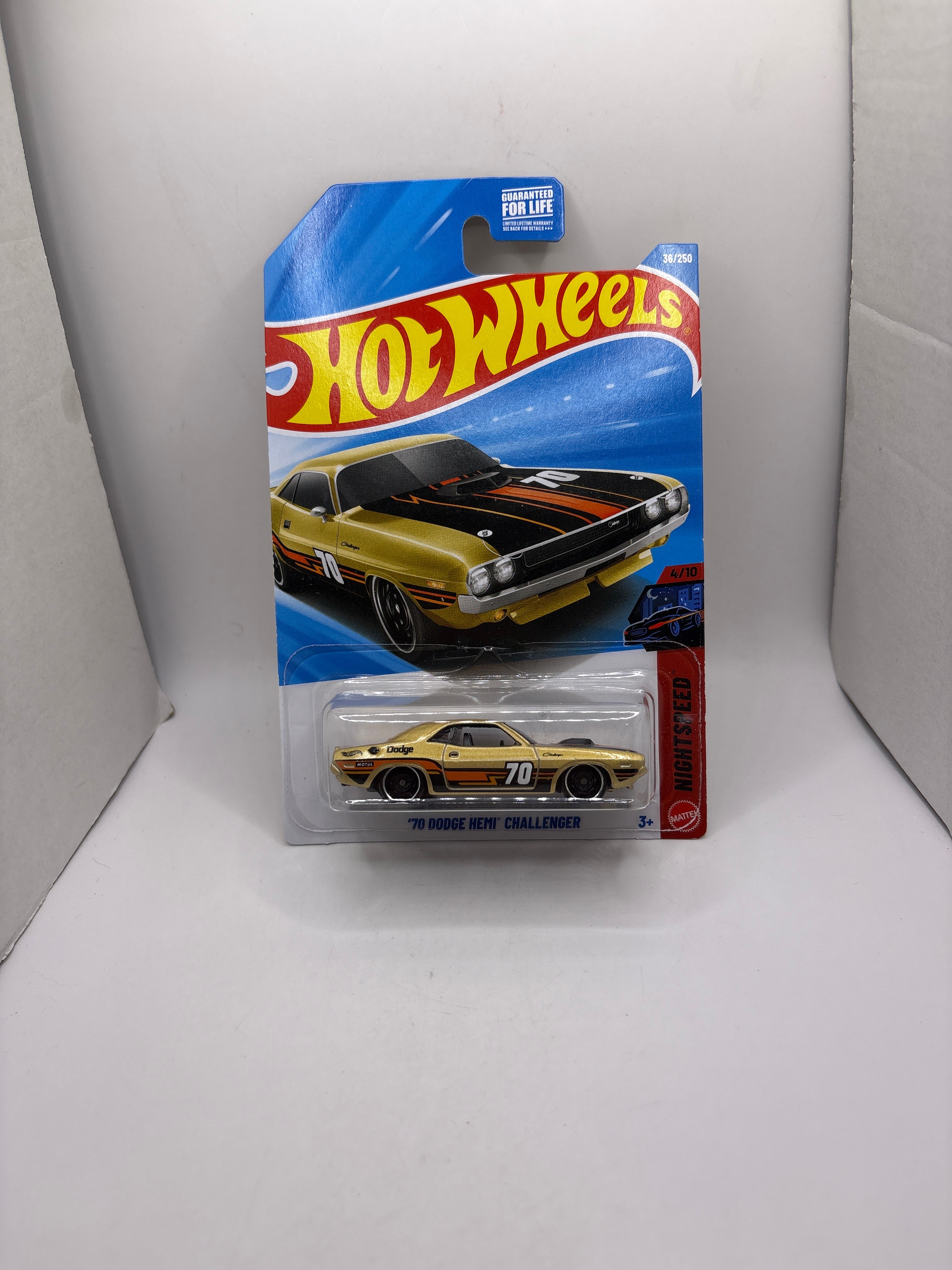 Hot Wheels 70 Dodge HEMI Challenger Diecast gold