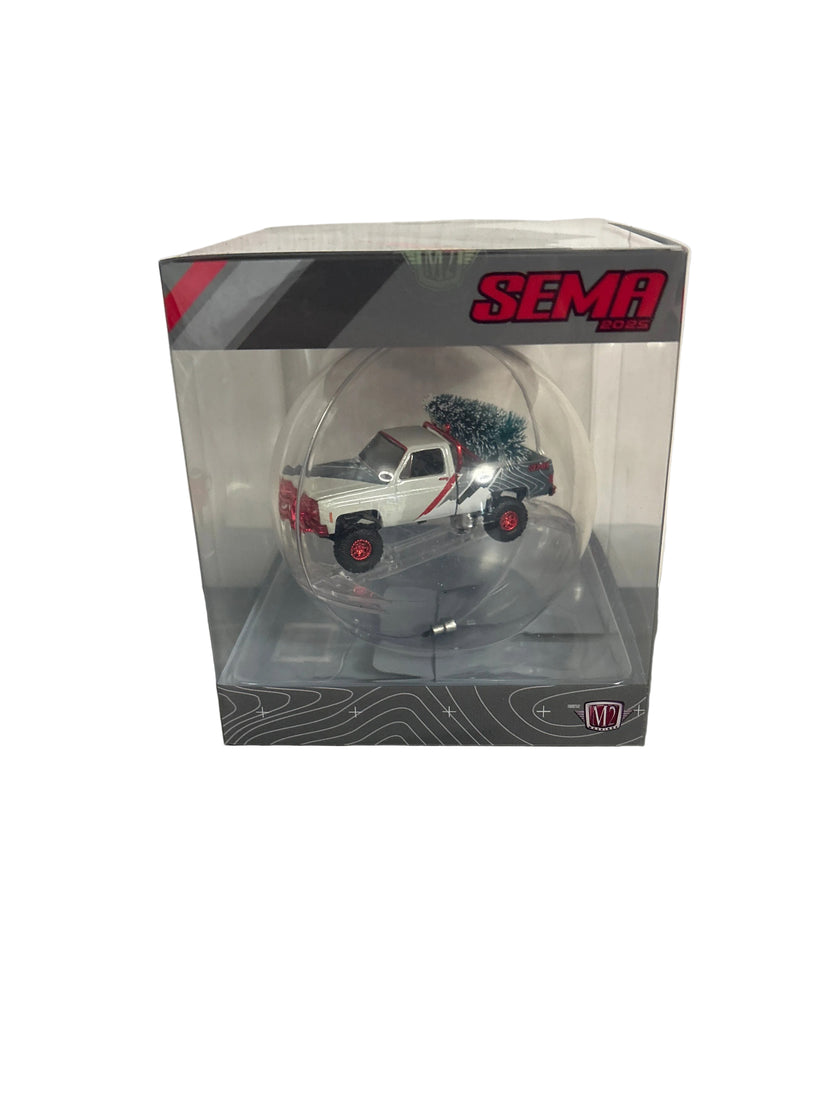 M2 1973 Chevrolet Cheyenne Super 10 4x4 Diecast white