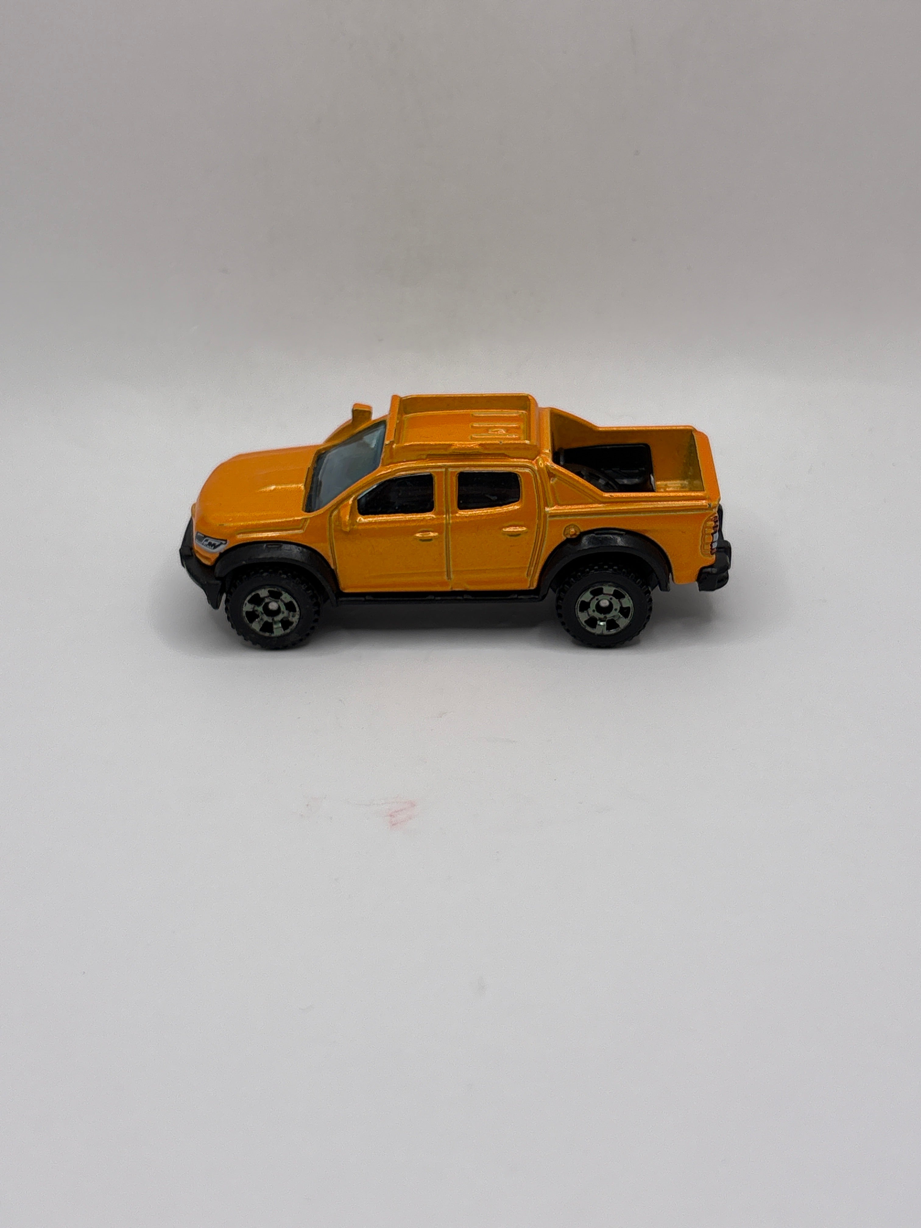 Matchbox 16 Colorado Diecast