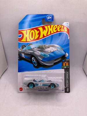 Hot Wheels Glory Chaser Diecast