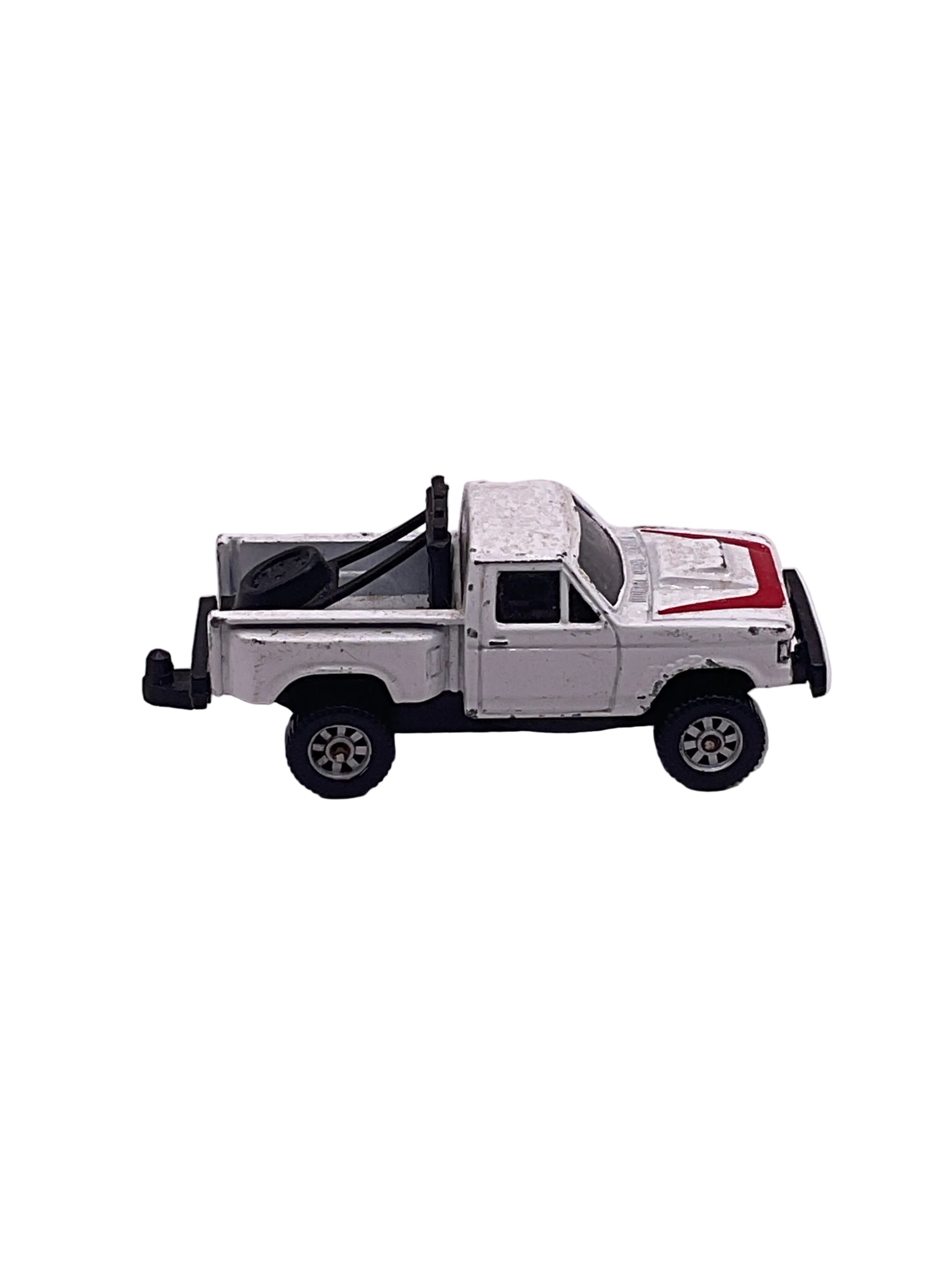 Maisto Ford F-150 Dust Devil Baja 4x4 Diecast White
