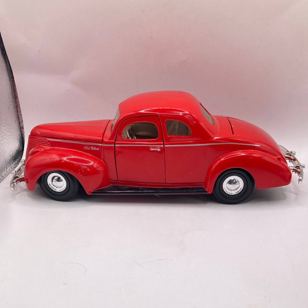 Motormax 1940 Ford Deluxe Diecast