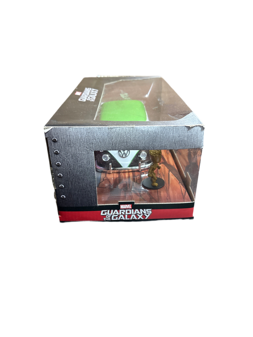 Jada Groot & 1963 Volkswagen Bus Pickup Diecast