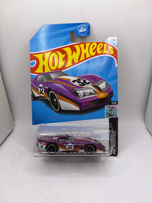 Hot Wheels 76 Greenwood Corvette Diecast
