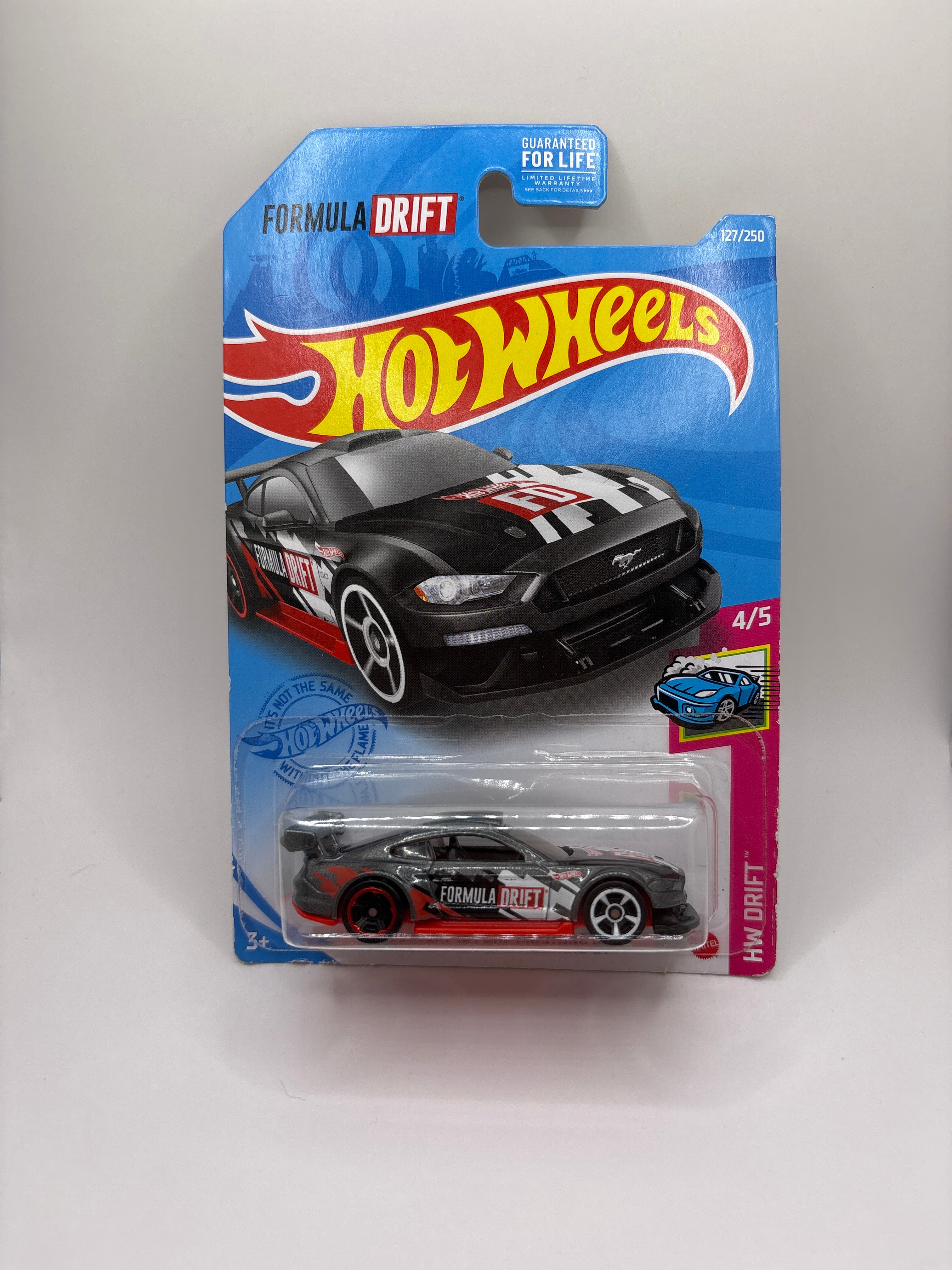 Hot Wheels Custom 18 Ford Mustang GT Diecast