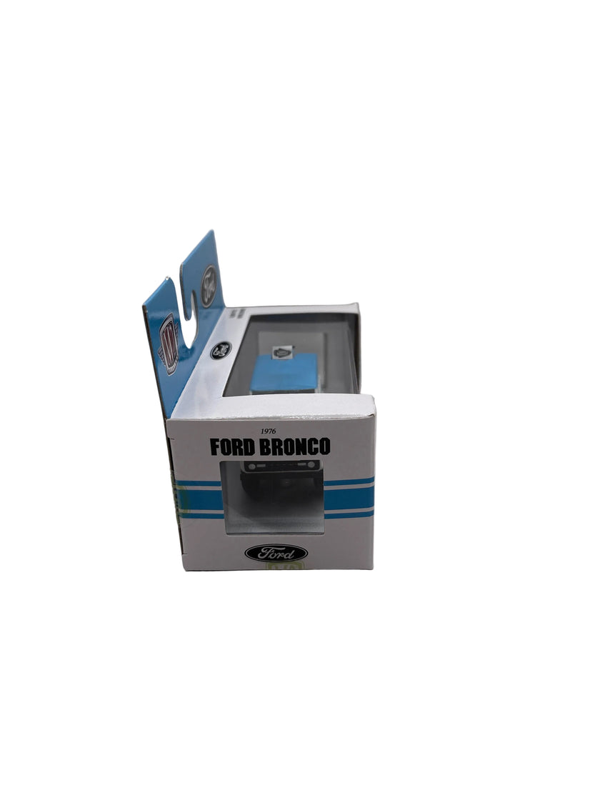 M2 1976 Ford Bronco Diecast white