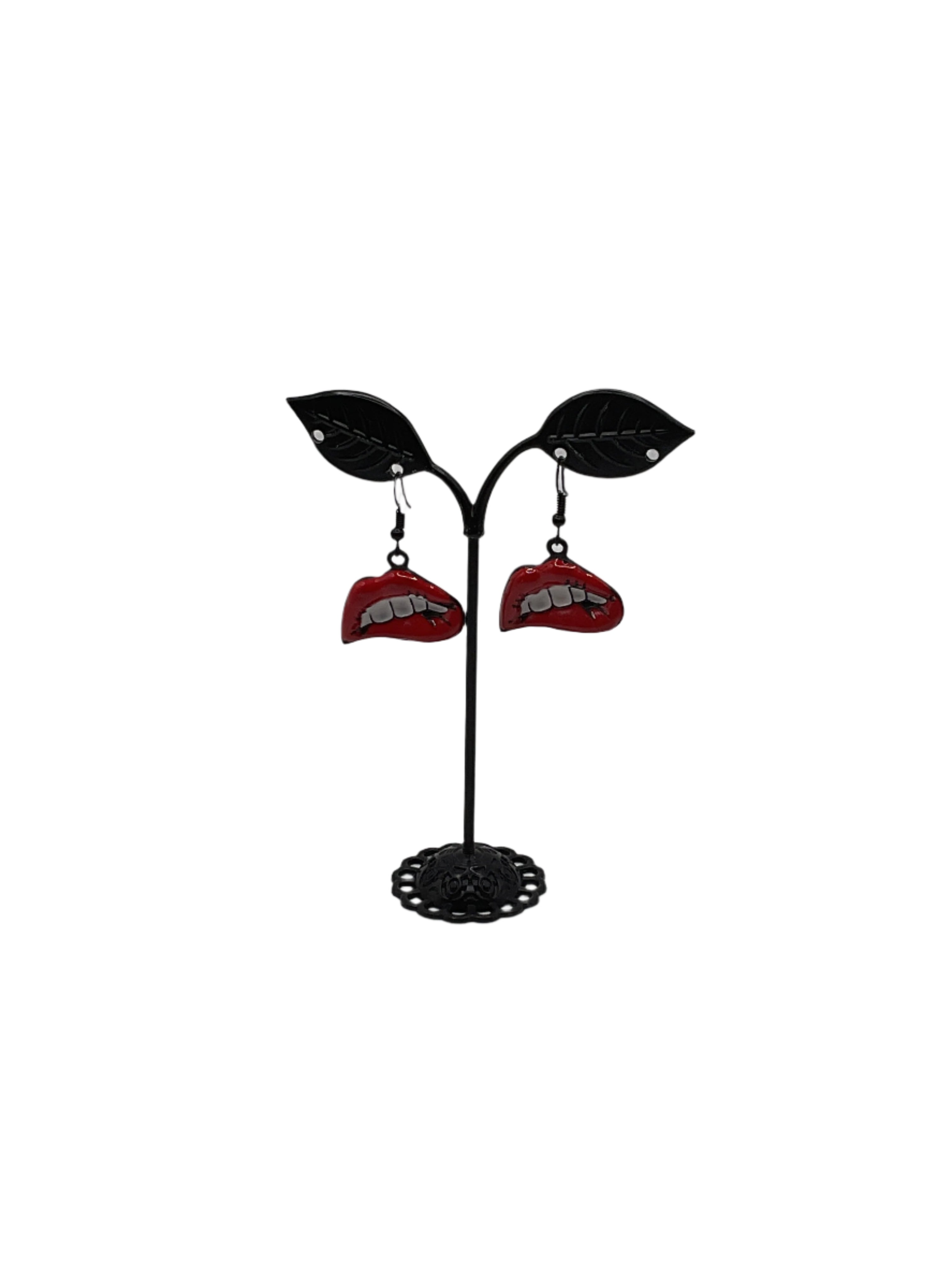 होंठ की बालियां