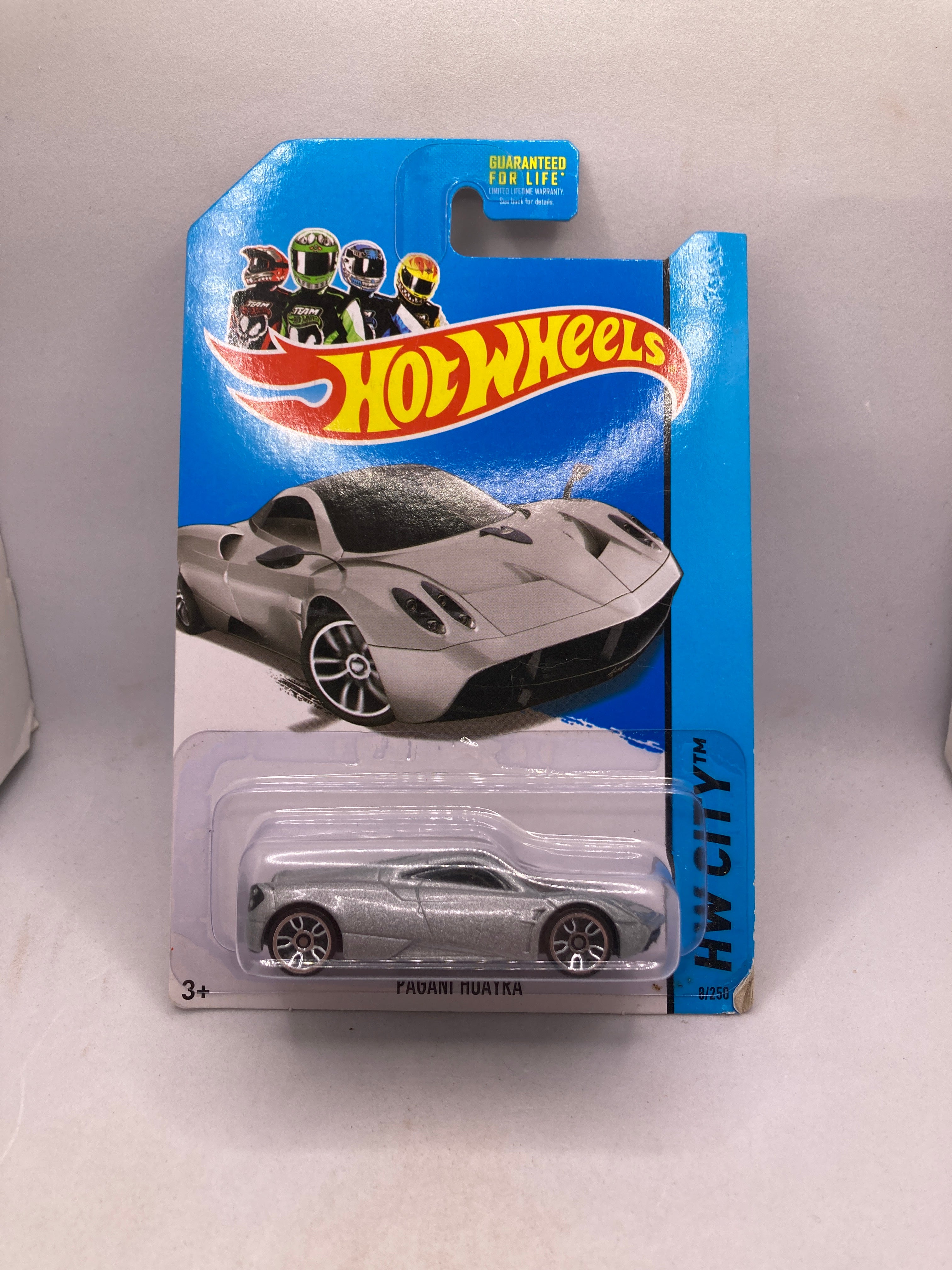 Hot Wheels Pagani Huayra Diecast