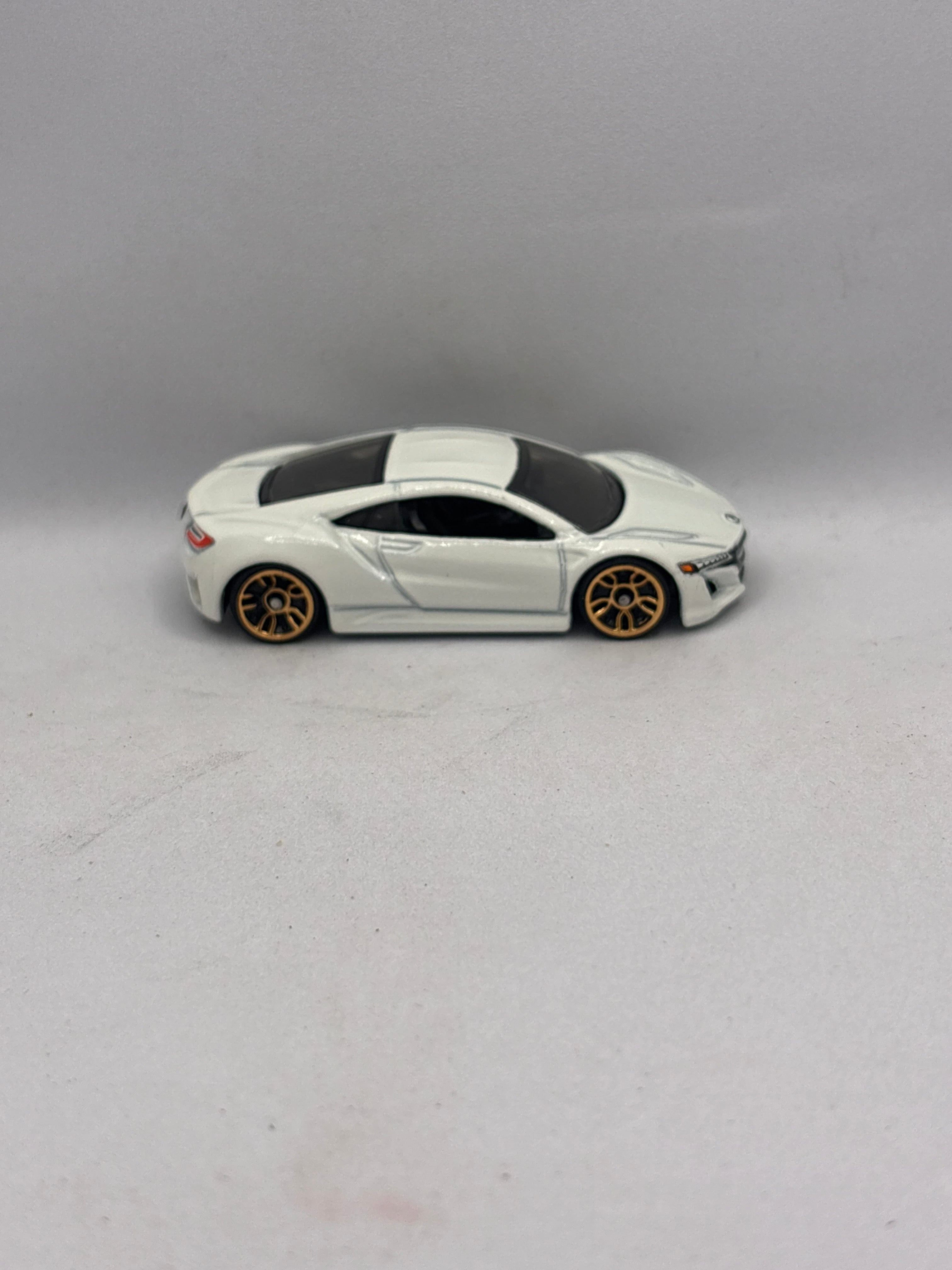 Hot Wheels 17 Acura NSX Diecast