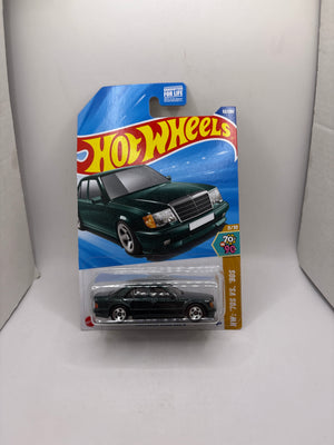 Hot Wheels Mercedes-Benz 500 E Diecast green