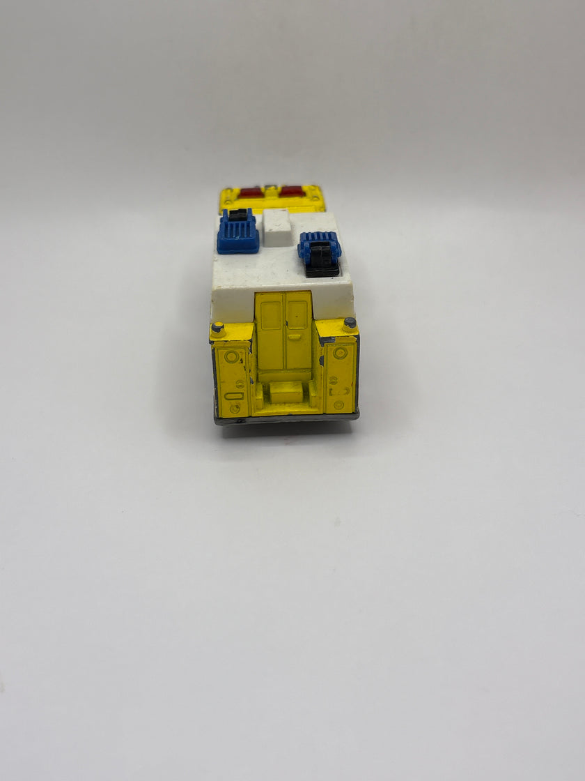 Matchbox Mack Auxiliary Power Truck Diecast