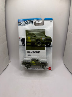 Hot Wheels 20 Toyota Tacoma Diecast green