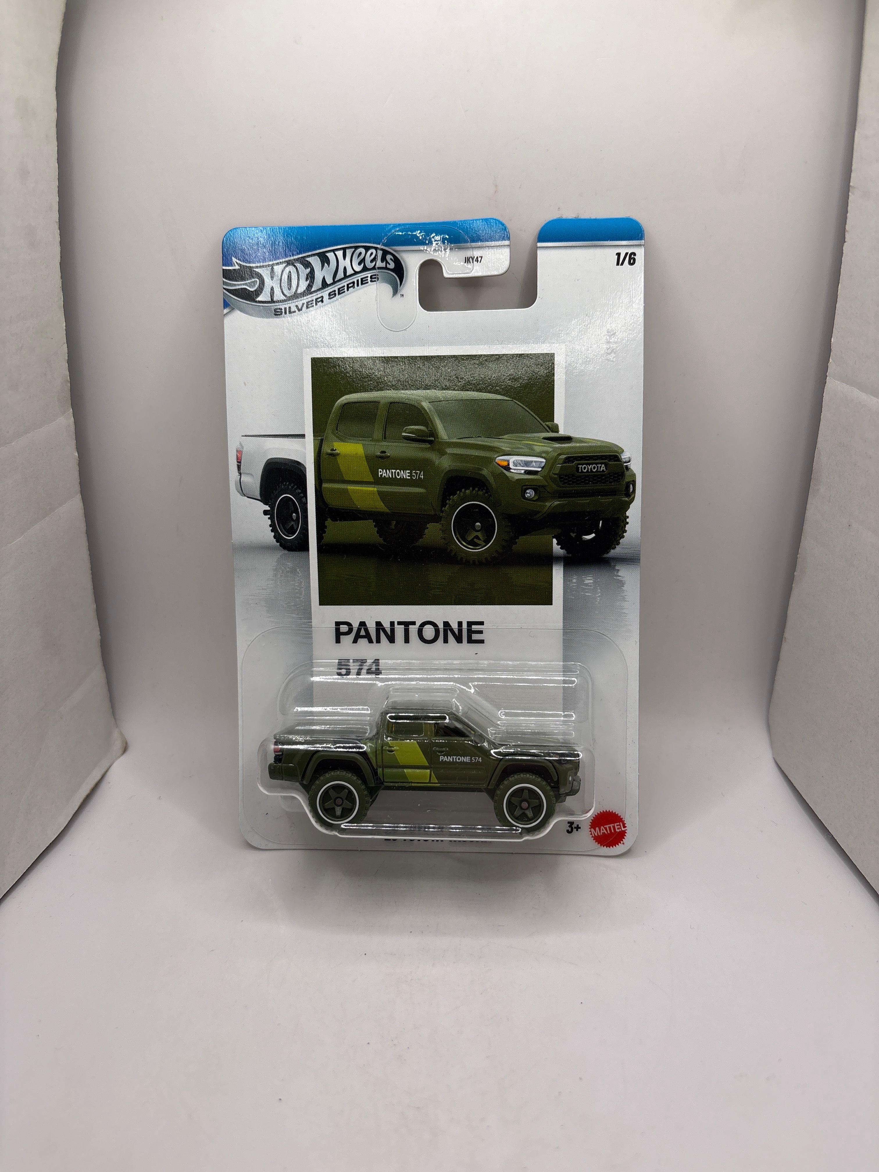 Hot Wheels 20 Toyota Tacoma Diecast green