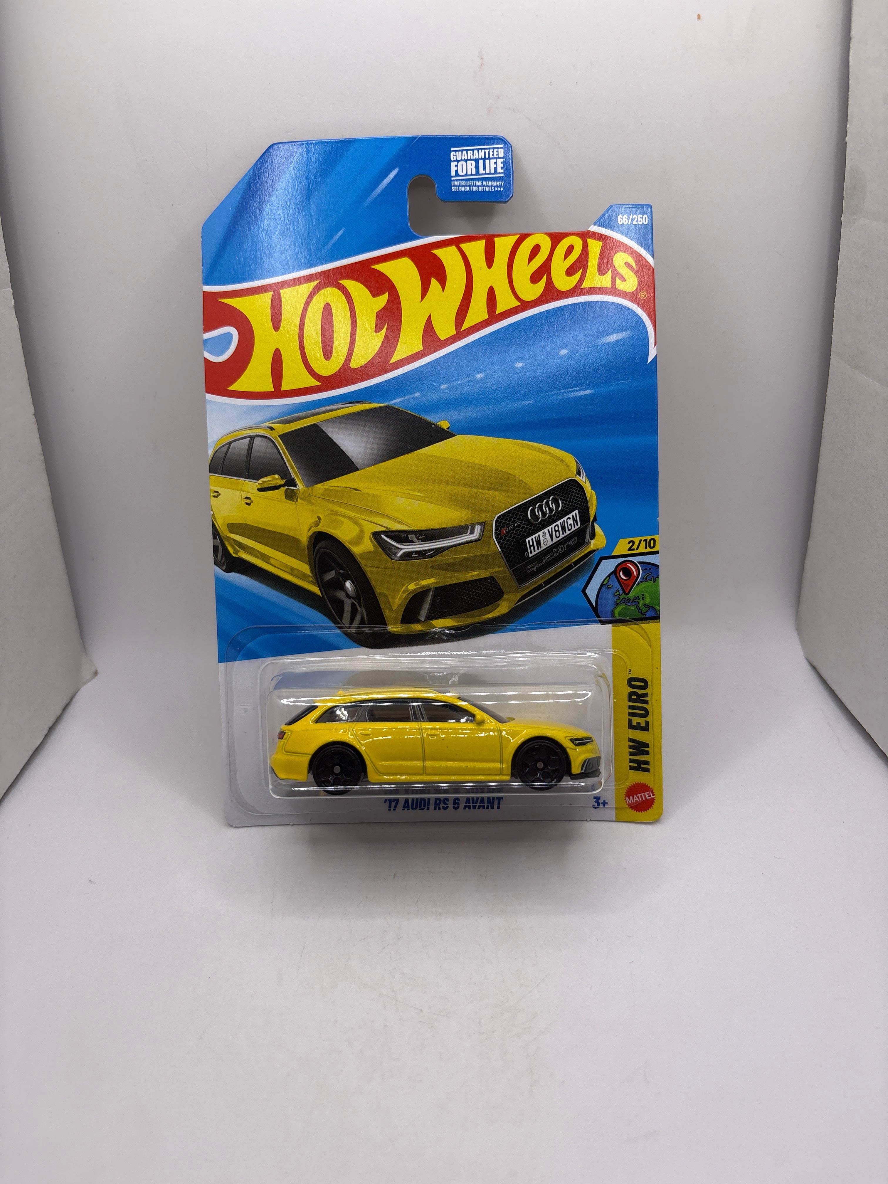 Hot Wheels 17 Audi RS 6 Avant Diecast yellow