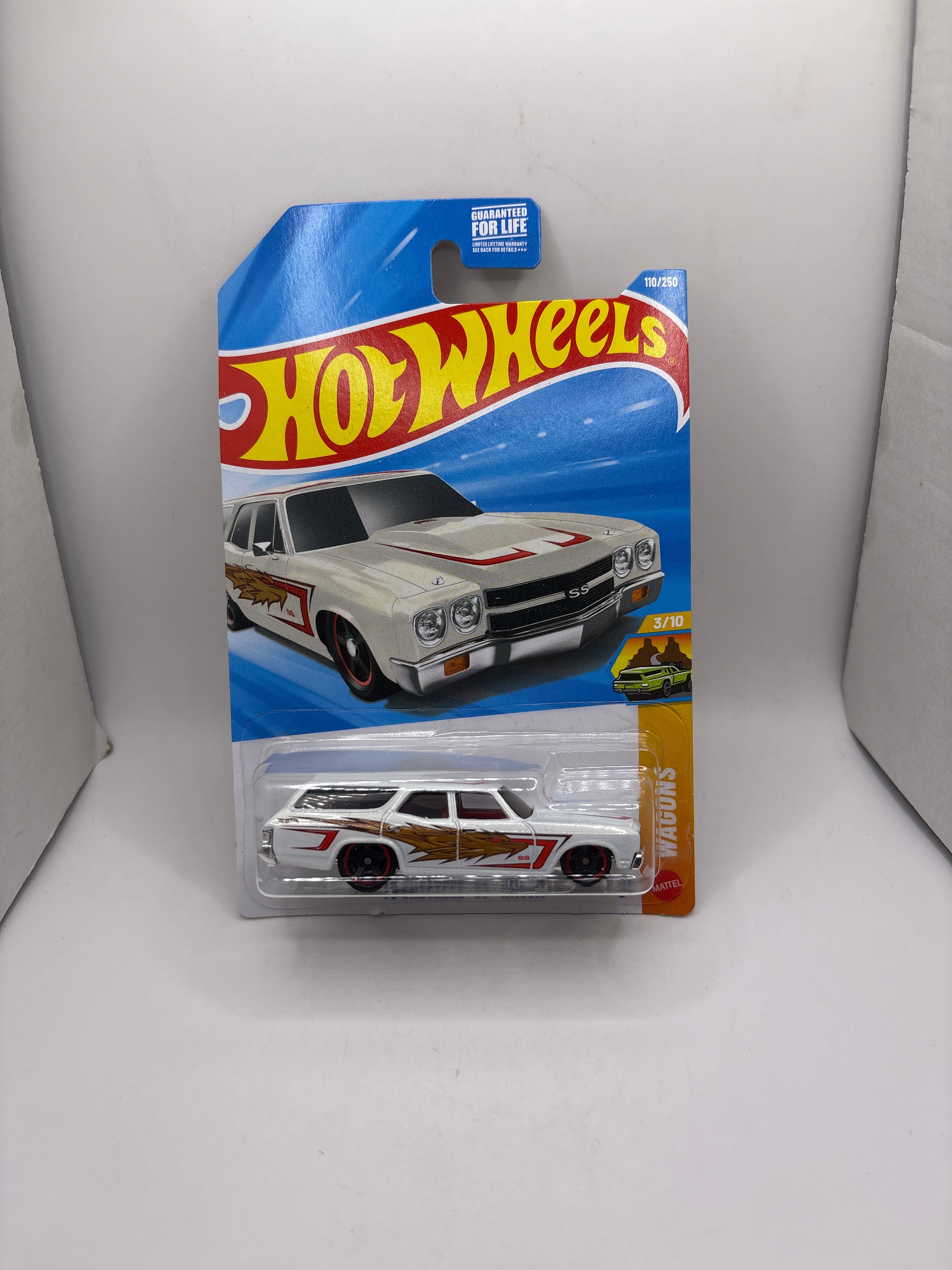 Hot Wheels 70 Chevelle SS Wagon Diecast white