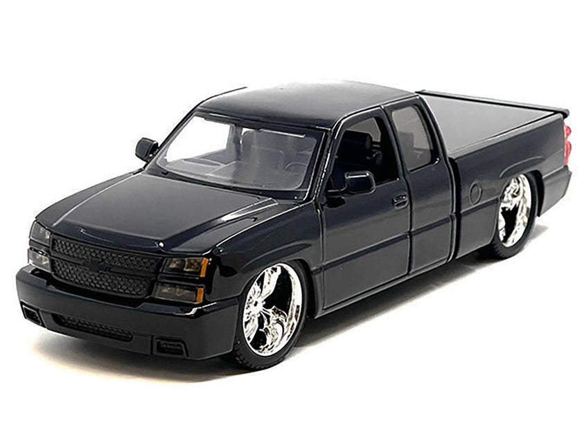 2006 Chevrolet Silverado Custom Pickup Truck Black 