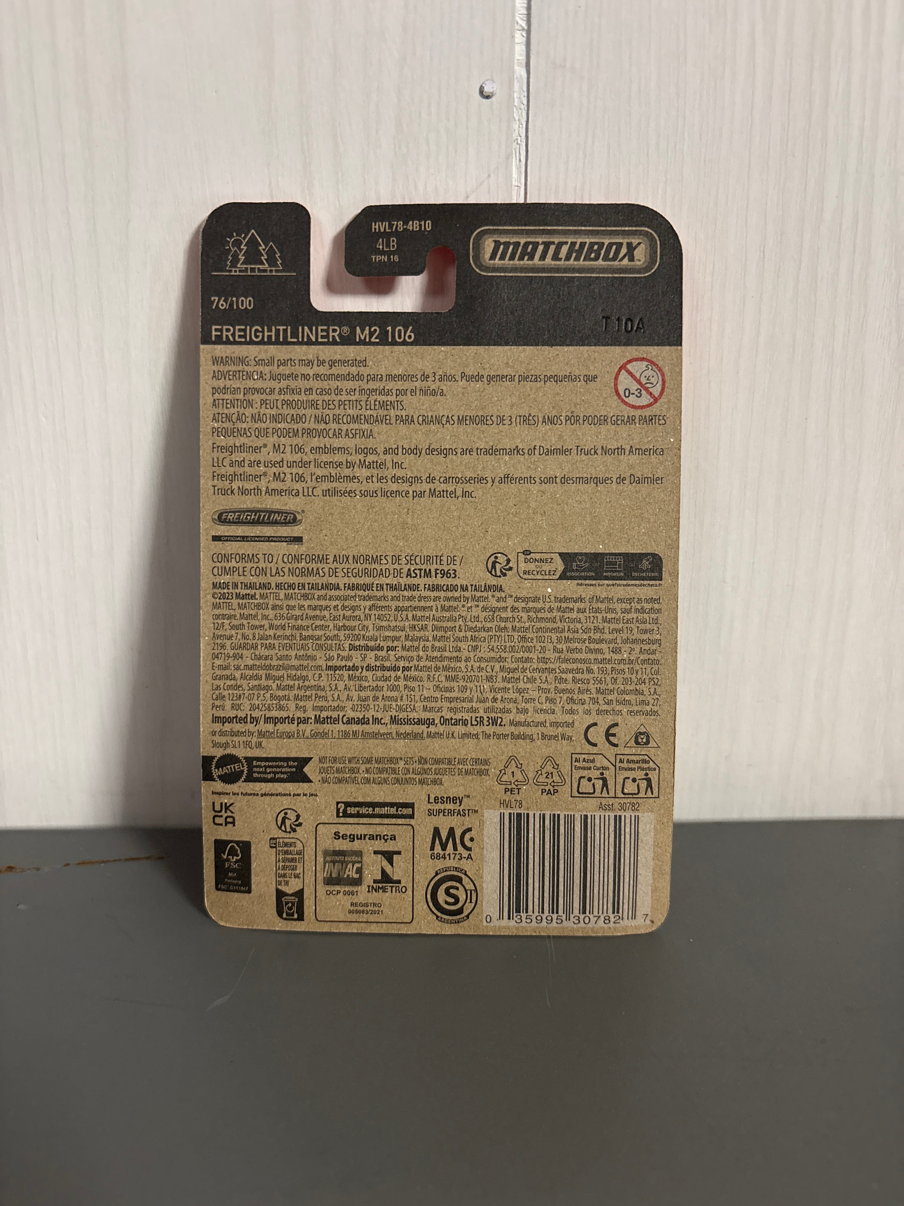 Matchbox Freightliner M2 106 Diecast