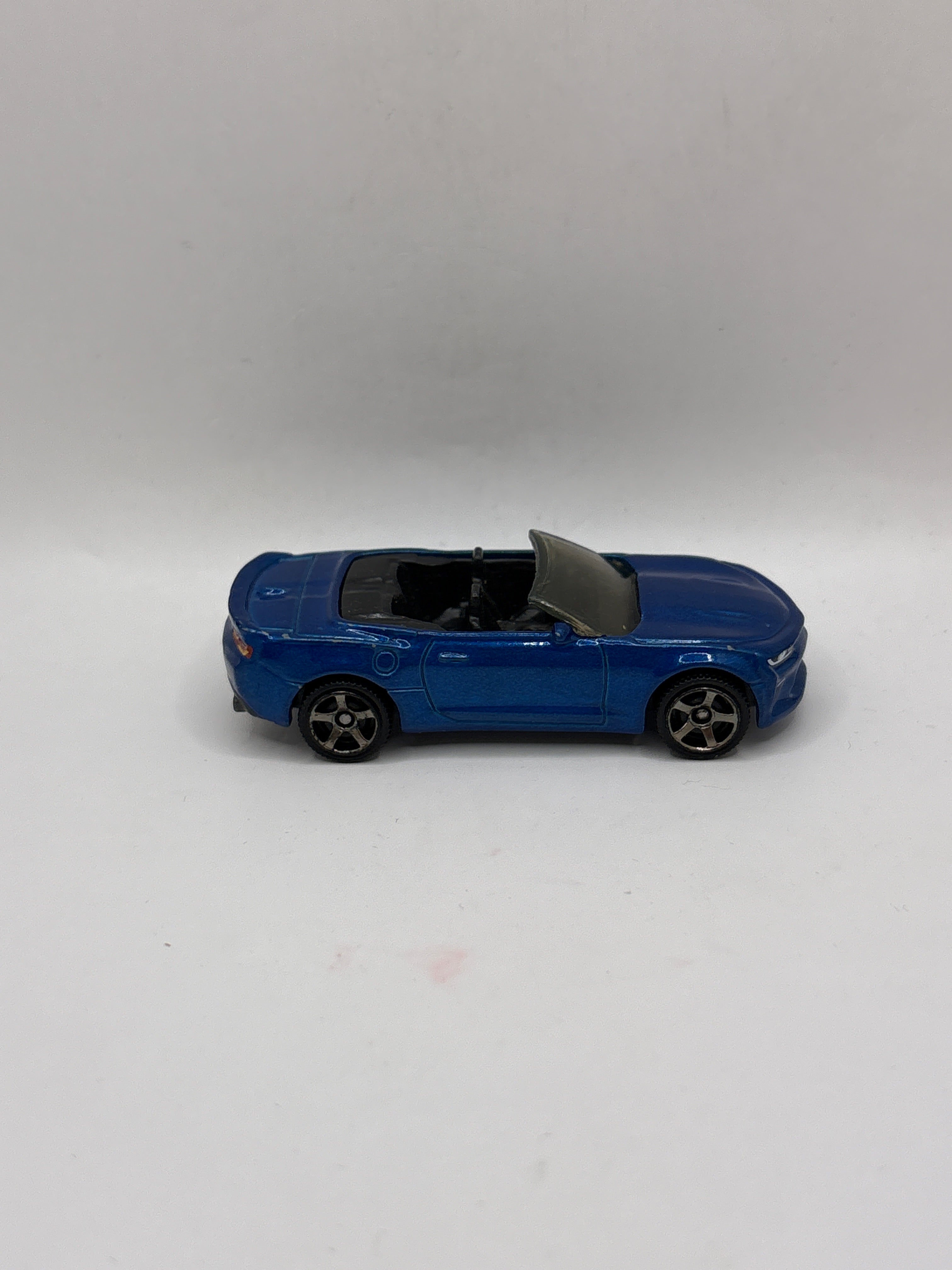Matchbox 16 Chevy Camaro Diecast