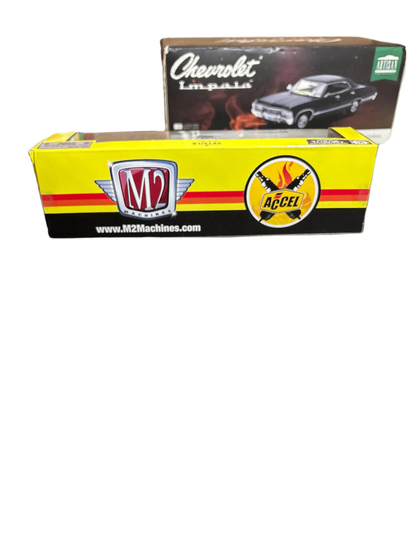 M2 1969 Dodge L600 & 1969 Plymouth Road Runner 440 Diecast