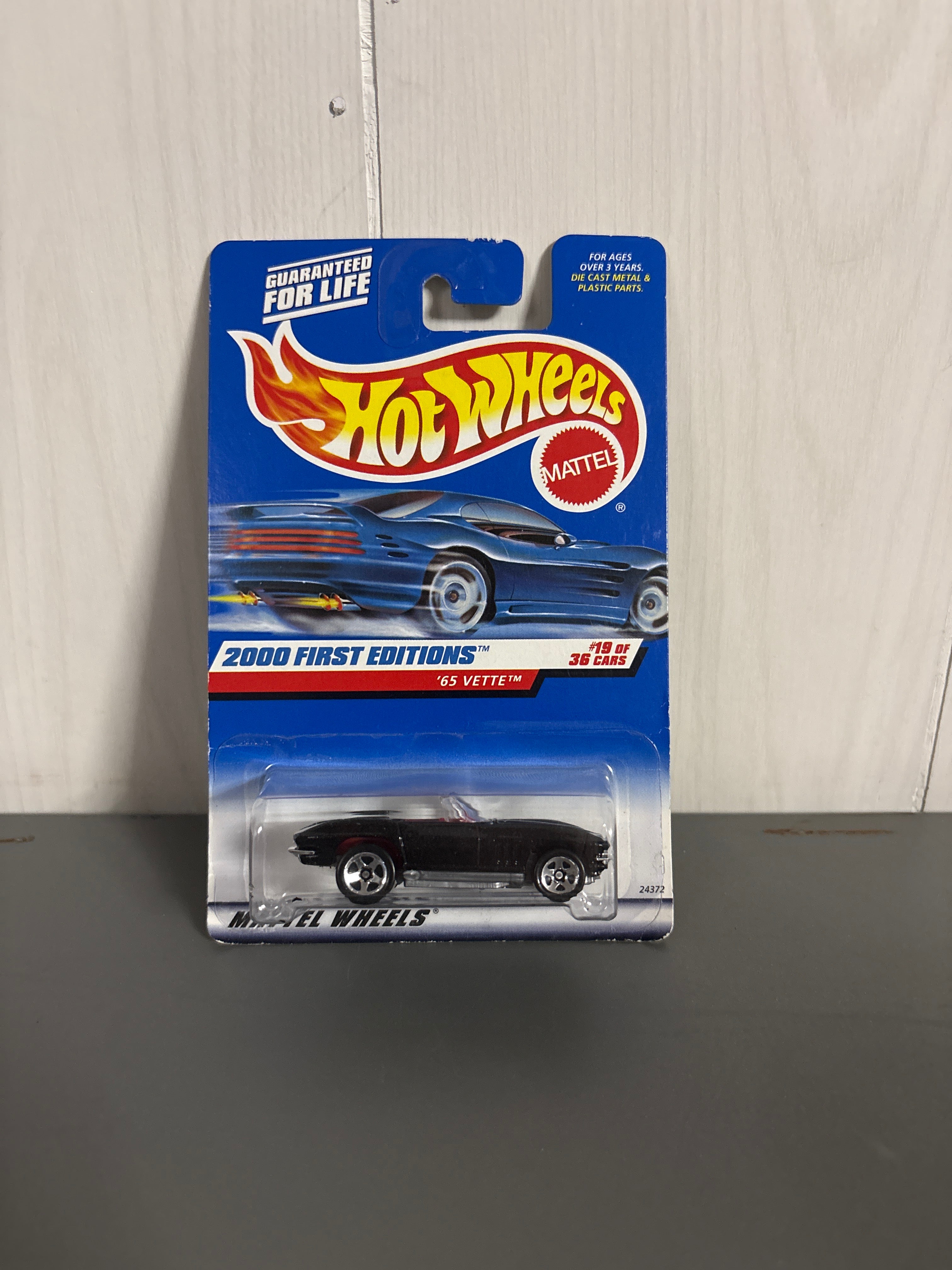Hot Wheels 65 Vette Diecast