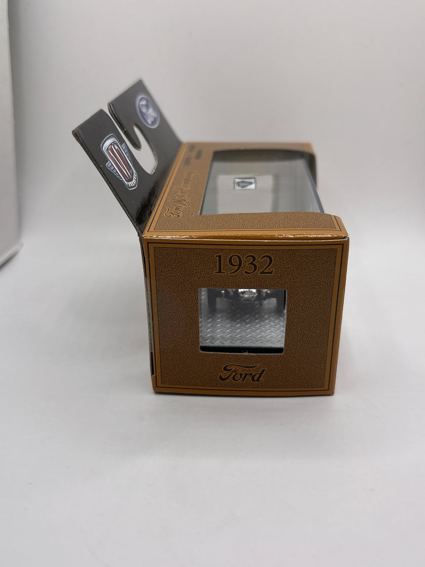 M2 1932 Ford Roadster Diecast