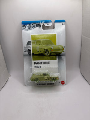 Hot Wheels Custom 69 Volkswagen Squareback Diecast