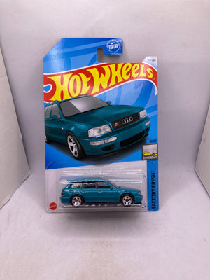 Hot Wheels 94 Audi Avant RS2 Diecast