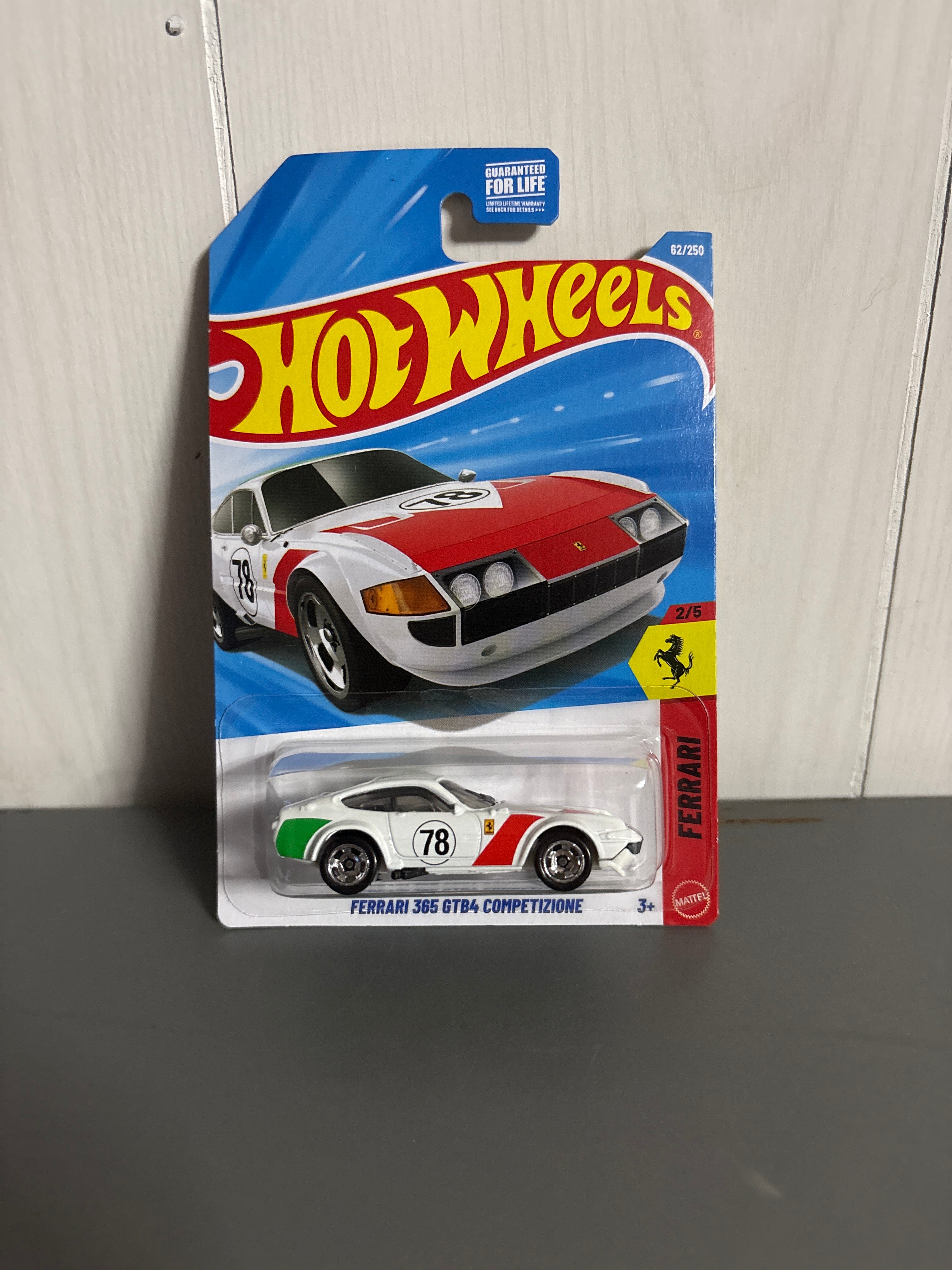 Hot Wheels Ferrari 365 GTB4 Competizione Diecast red
