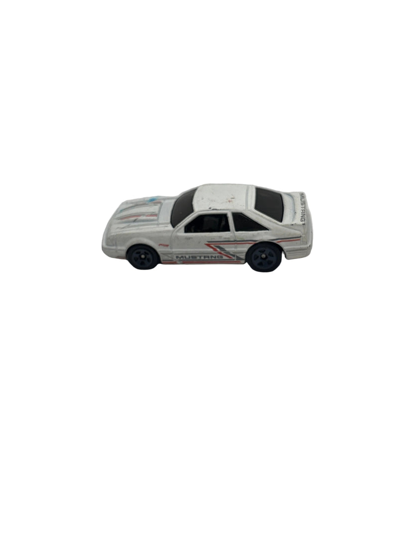 Hot Wheels 92 Ford Mustang Diecast white