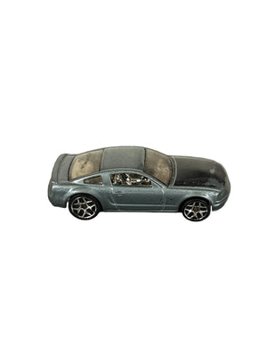 Hot Wheels 2005 Ford Mustang GT Diecast