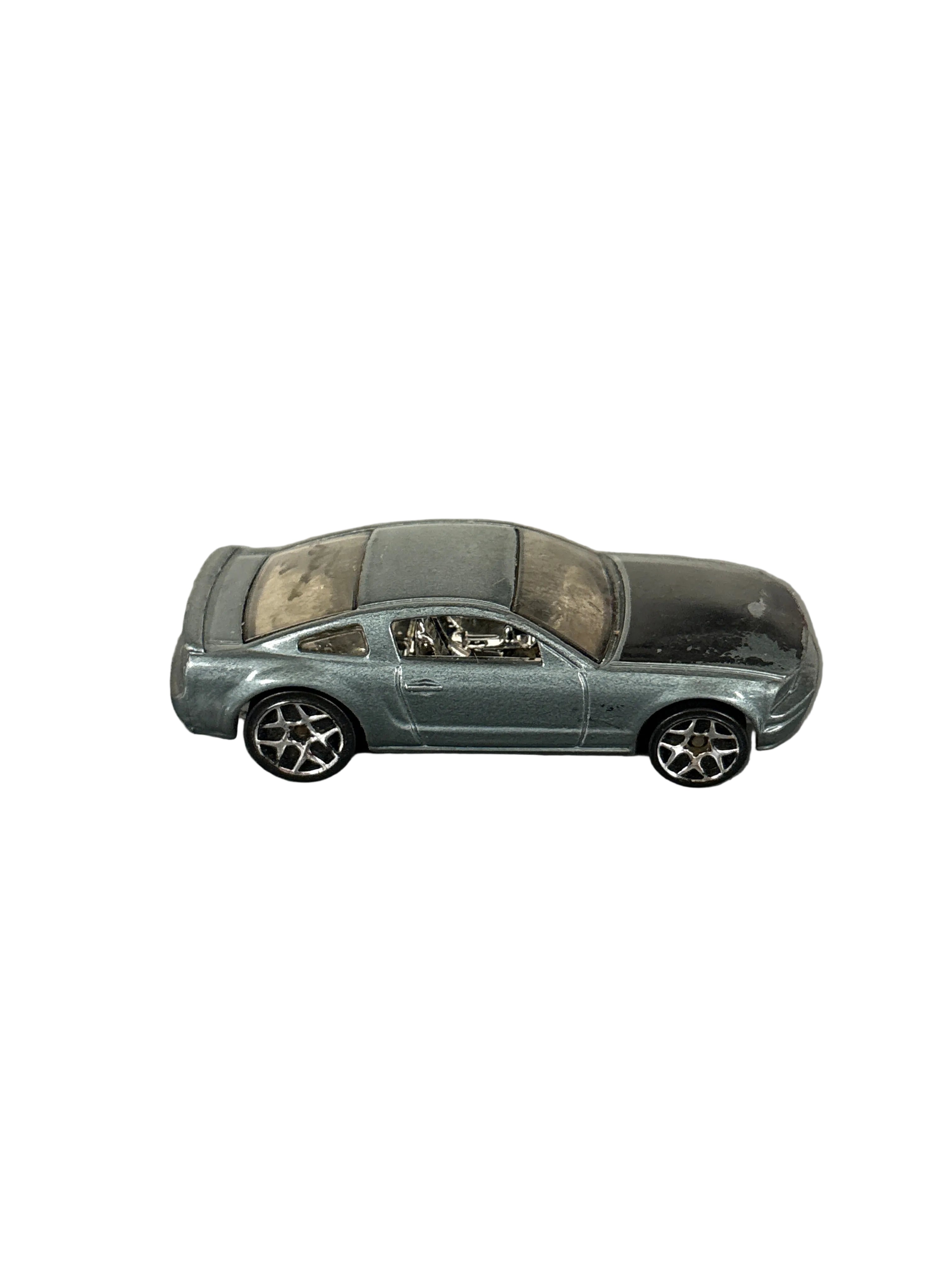 Hot Wheels 2005 Ford Mustang GT Diecast
