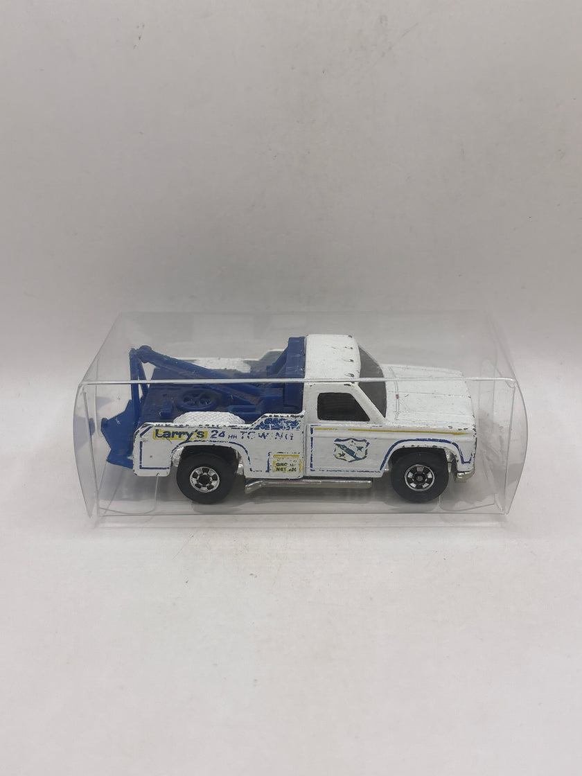 Hot Wheels Larry’s 24HR Towing Diecast white